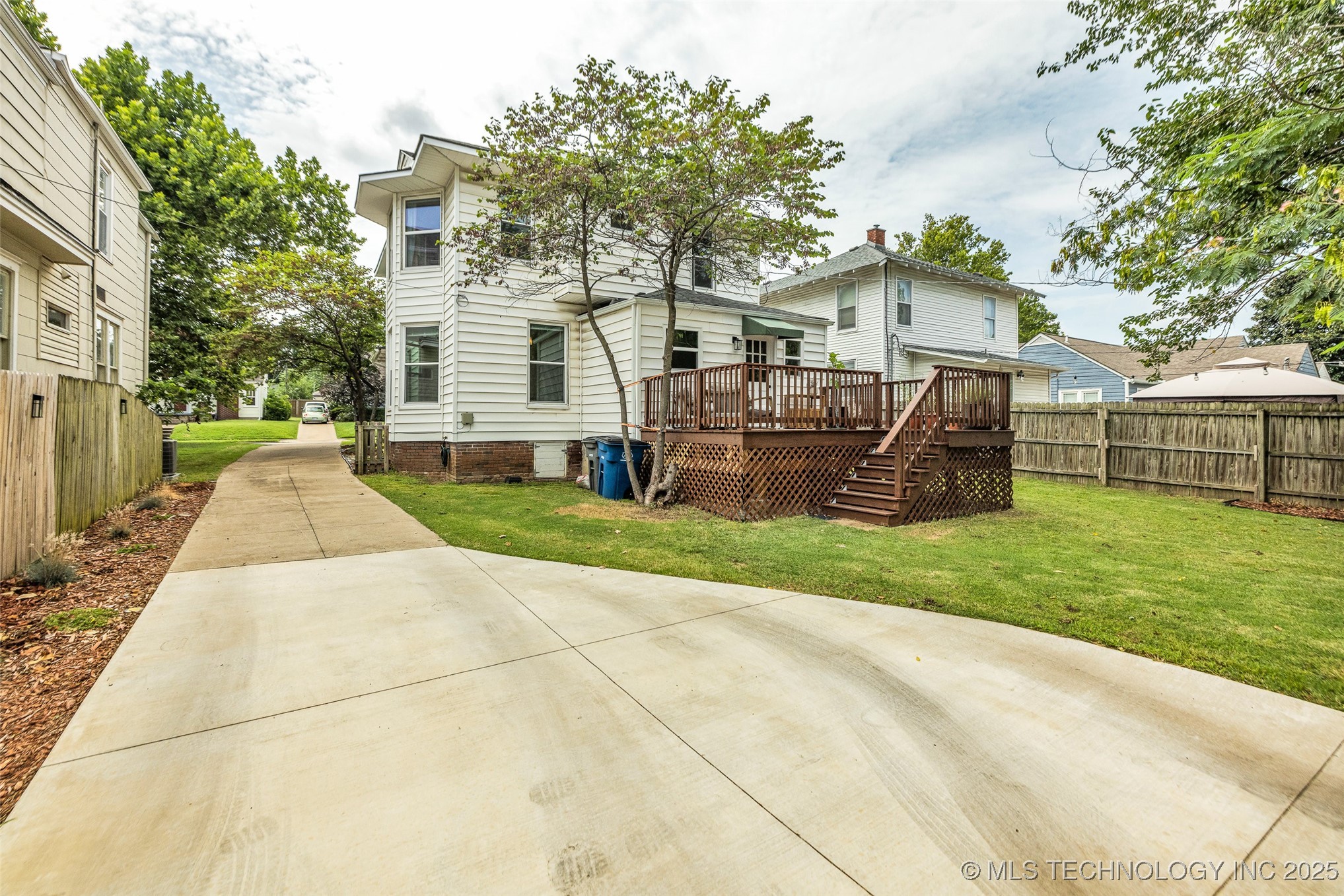 1343 S Florence Avenue