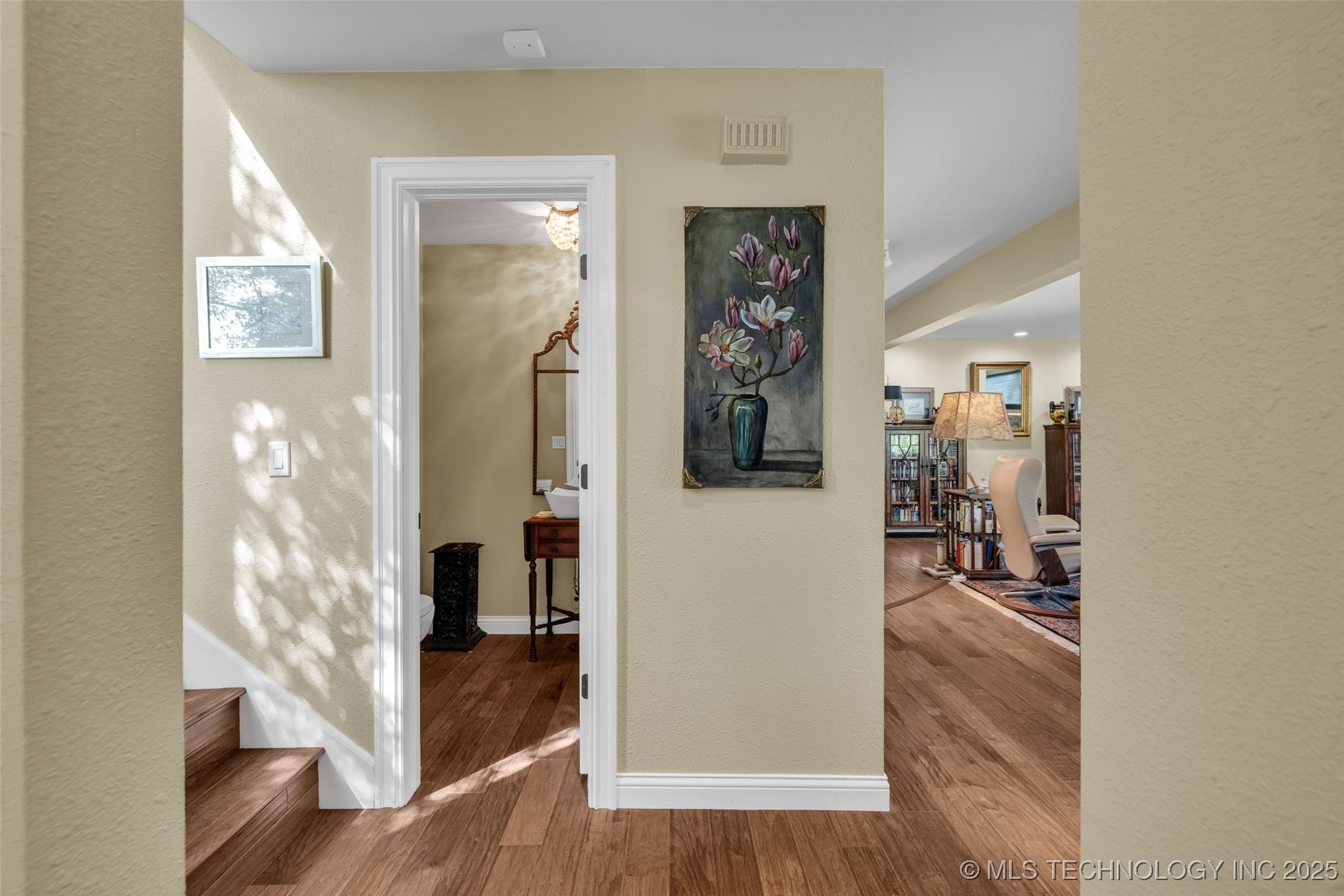 50 E Woodward Boulevard 1/100