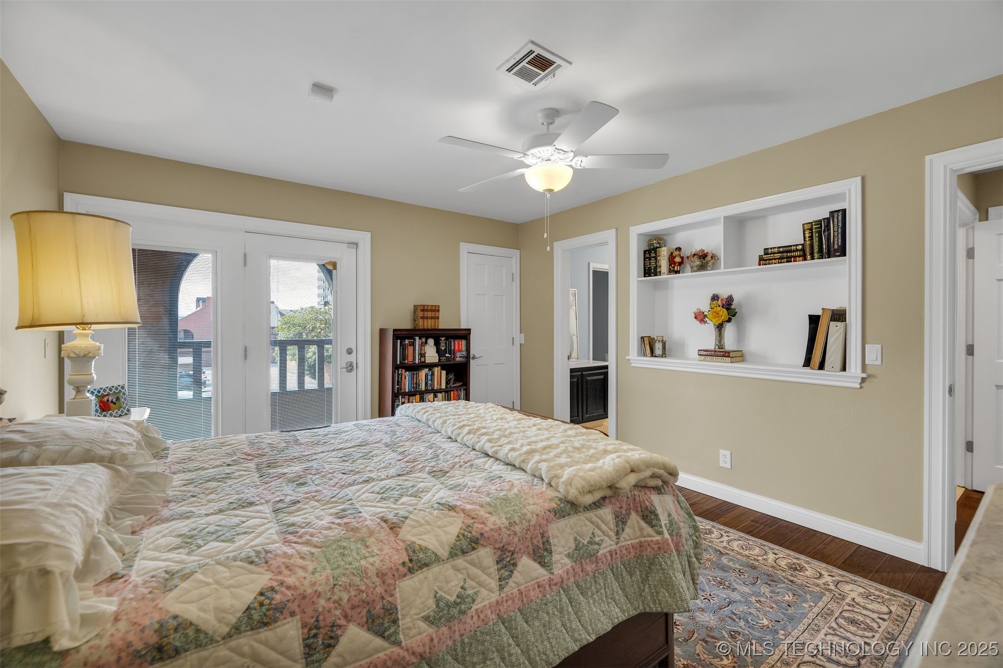 50 E Woodward Boulevard 1/100