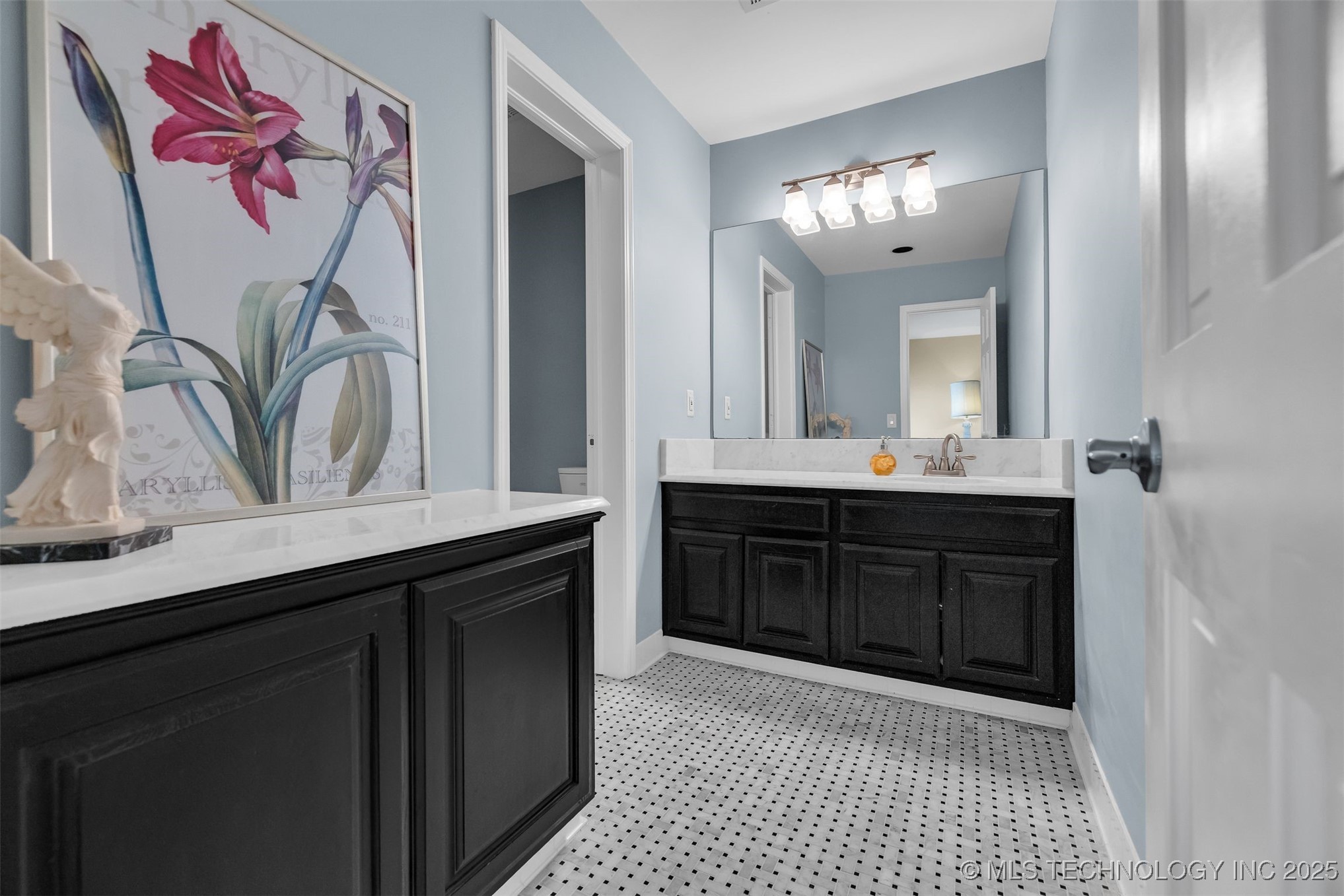 50 E Woodward Boulevard 1/100