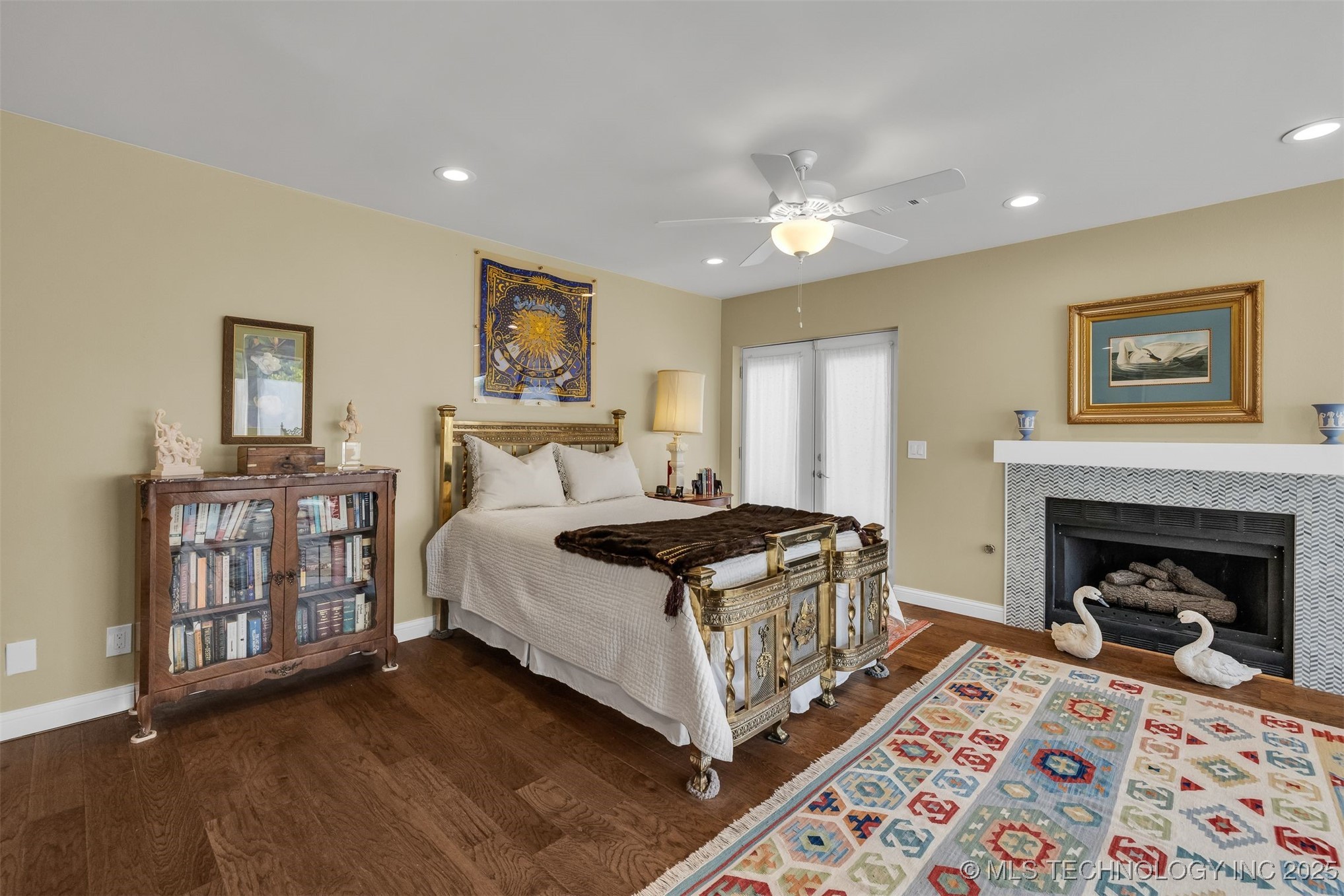 50 E Woodward Boulevard 1/100