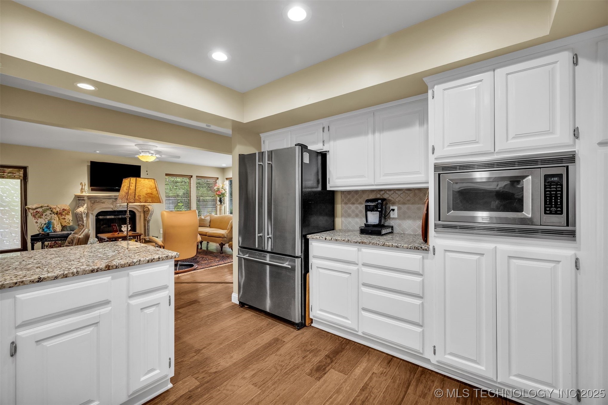 50 E Woodward Boulevard 1/100