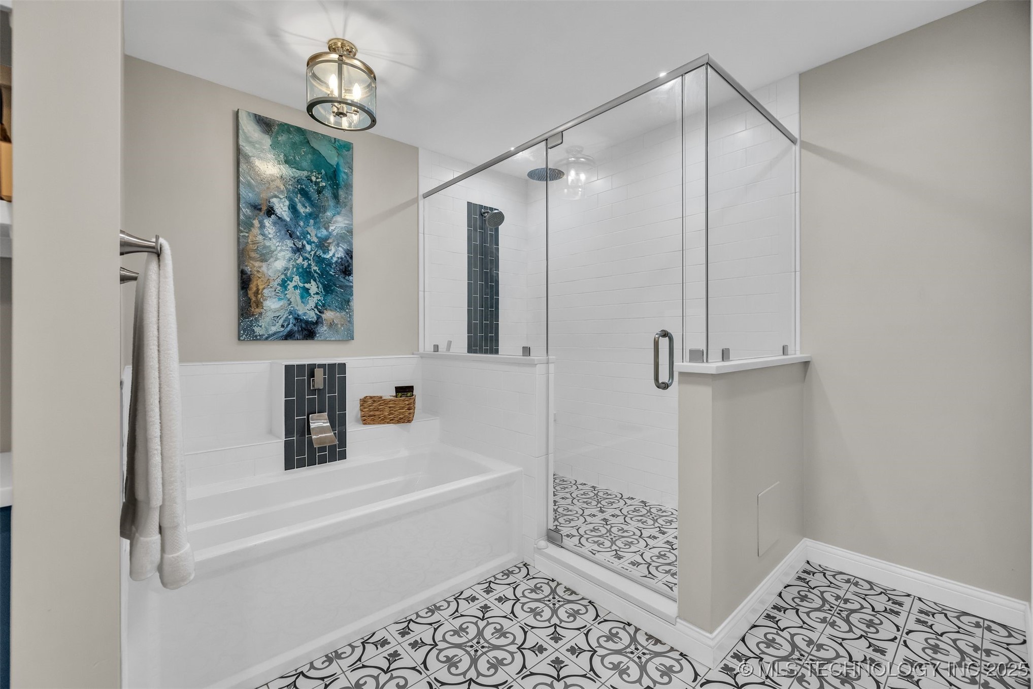 50 E Woodward Boulevard 1/100