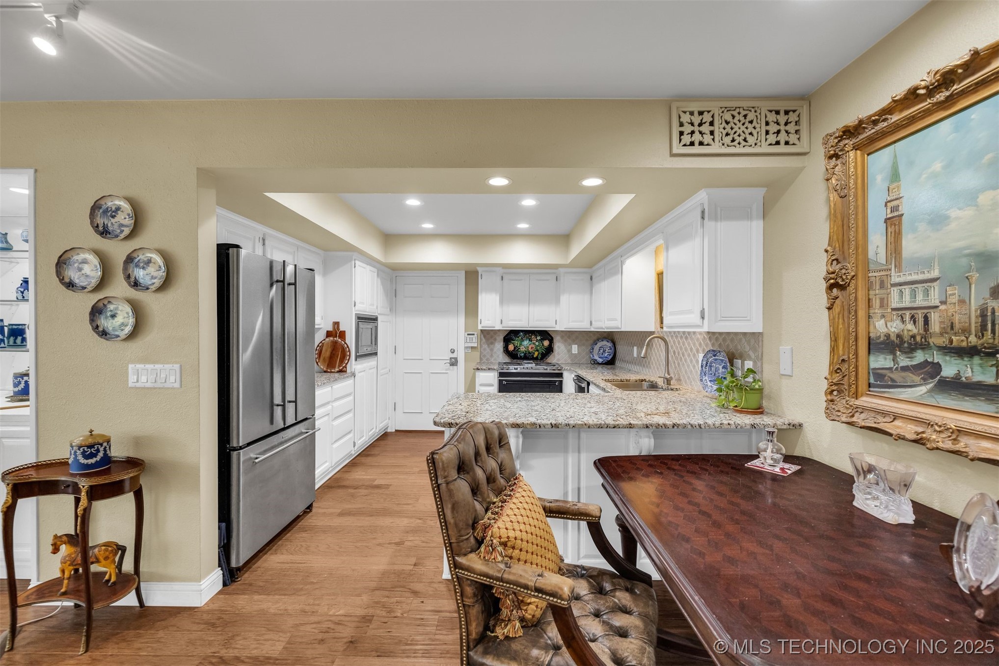 50 E Woodward Boulevard 1/100