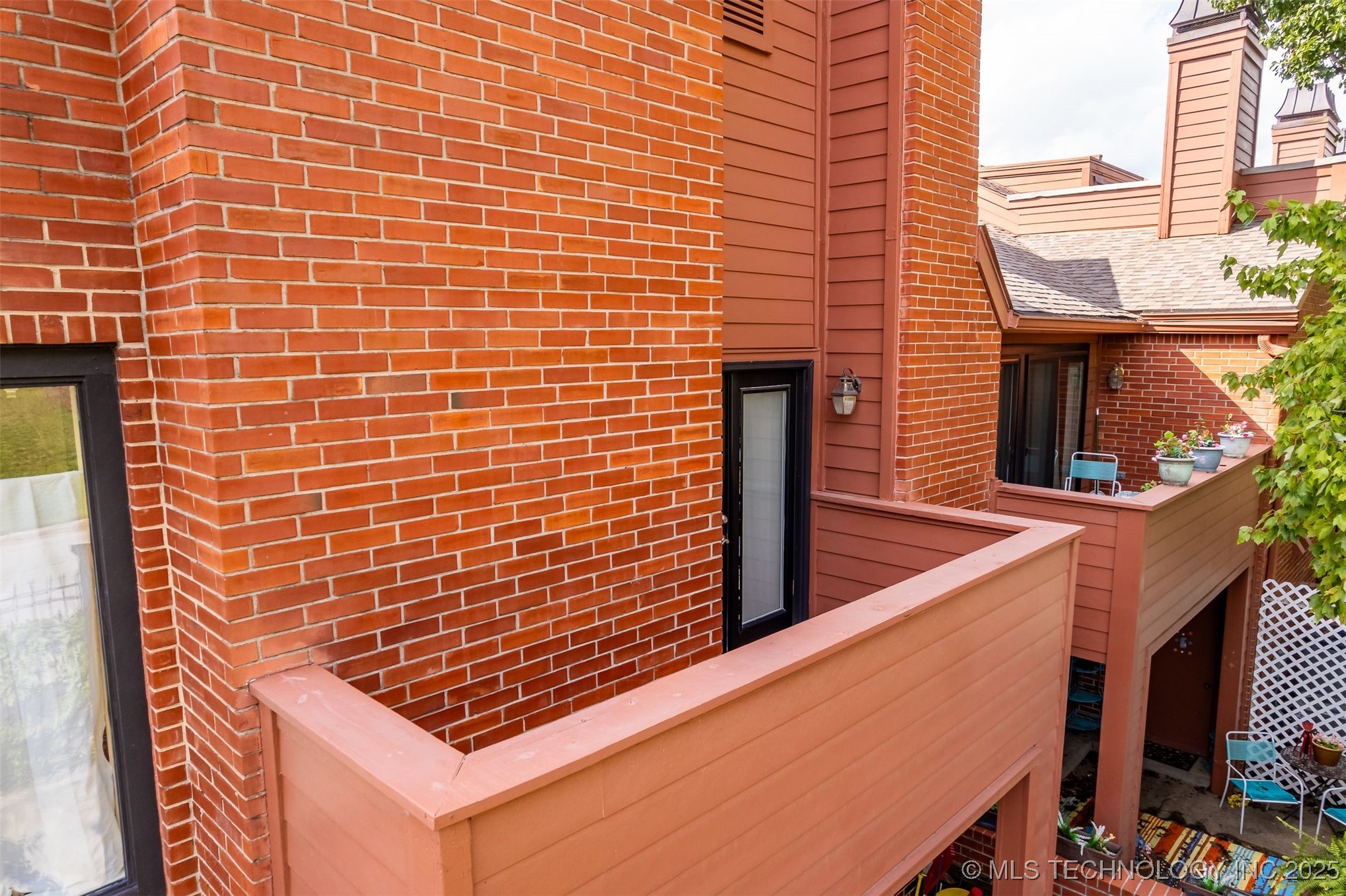 50 E Woodward Boulevard 1/100