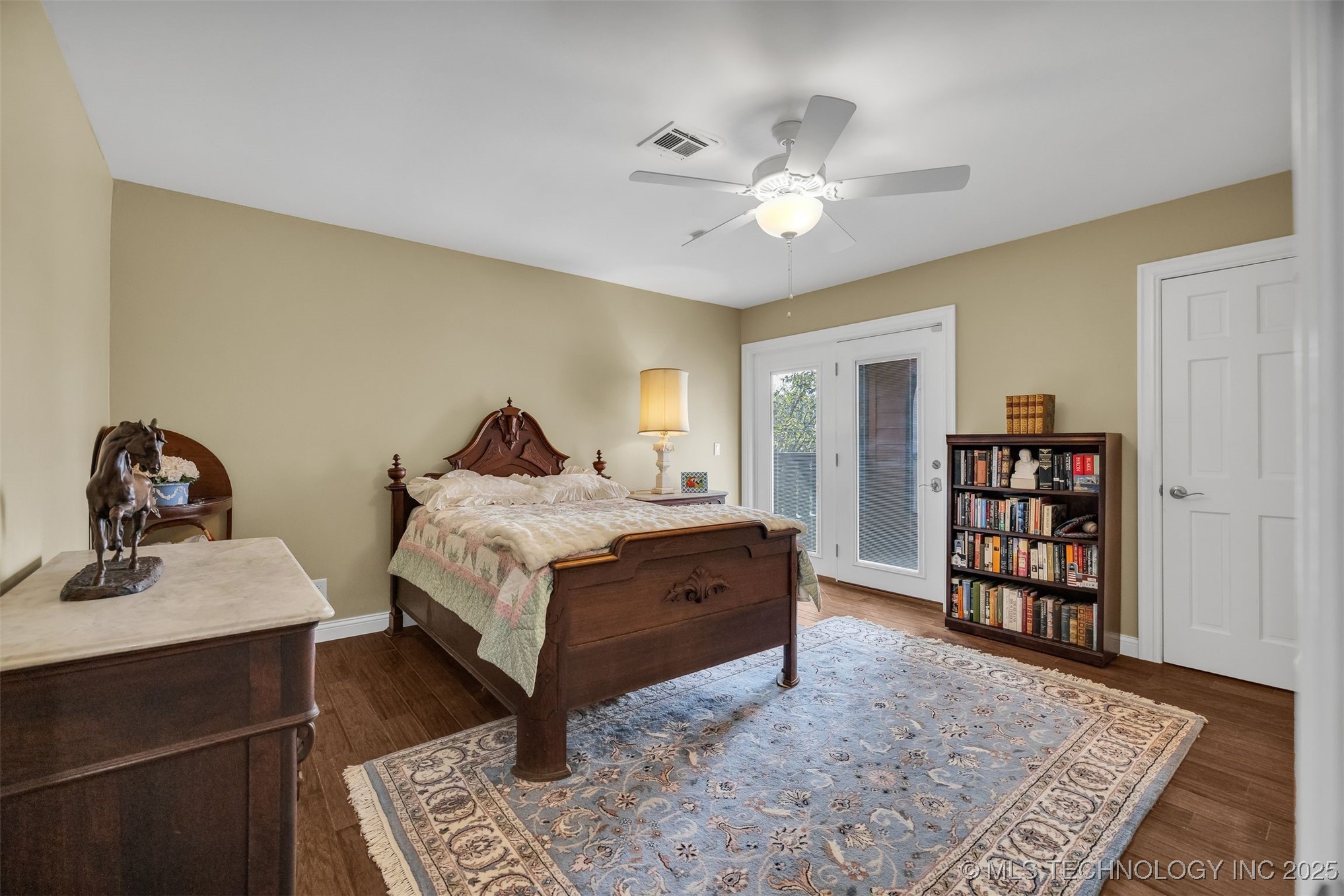 50 E Woodward Boulevard 1/100