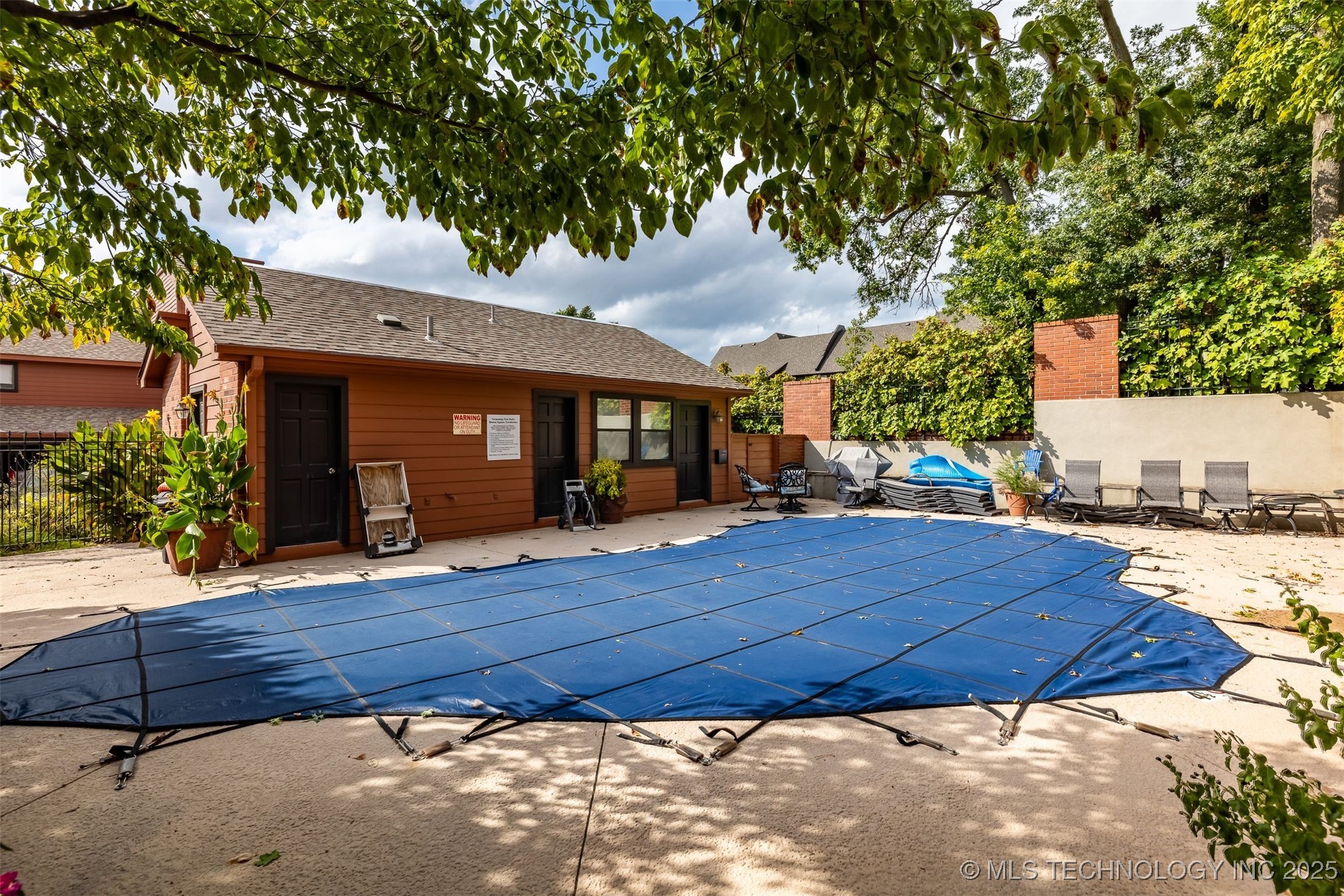 50 E Woodward Boulevard 1/100