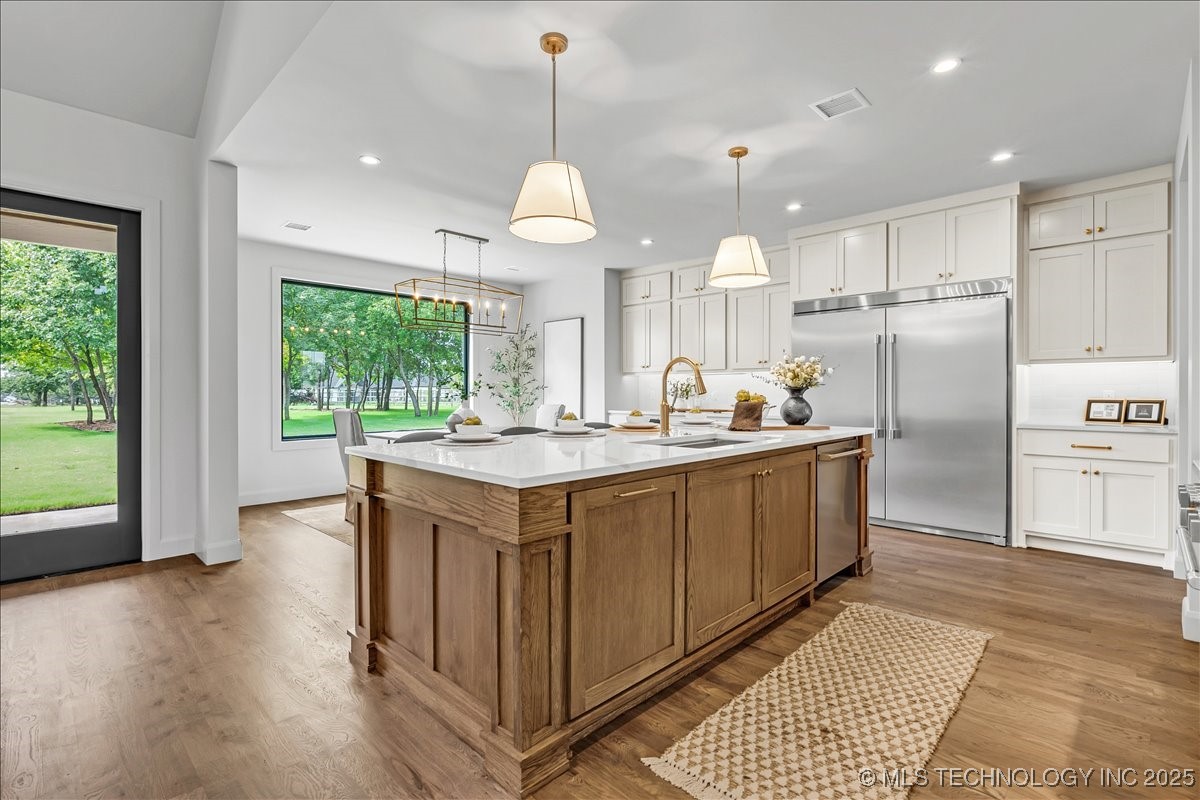 6334 N Dogwood Trail