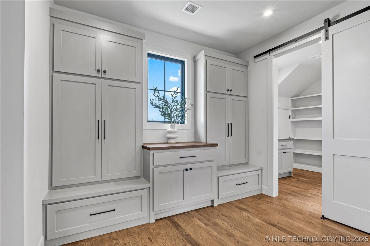 6334 N Dogwood Trail