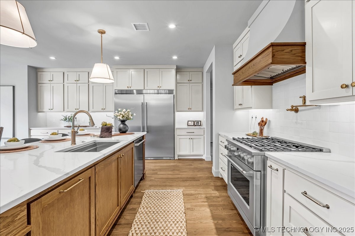 6334 N Dogwood Trail