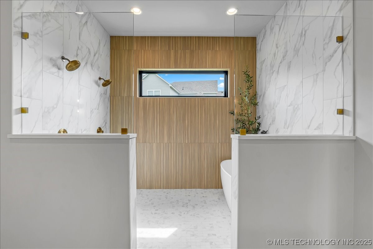 6334 N Dogwood Trail