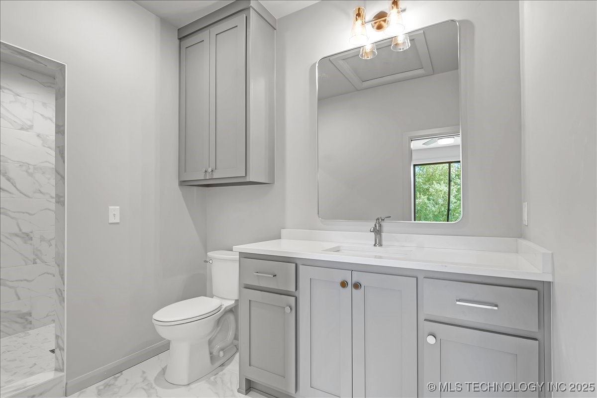 6334 N Dogwood Trail