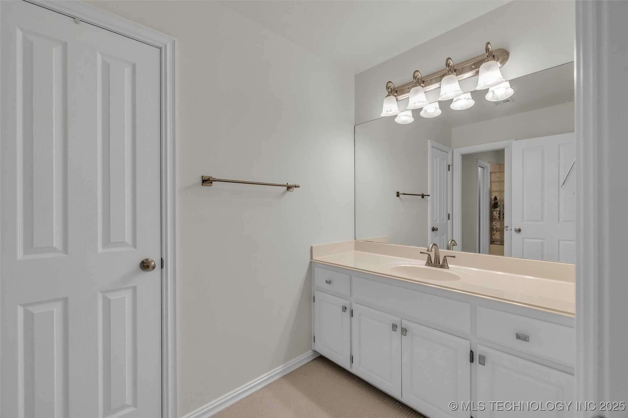 11938 S Canton Avenue