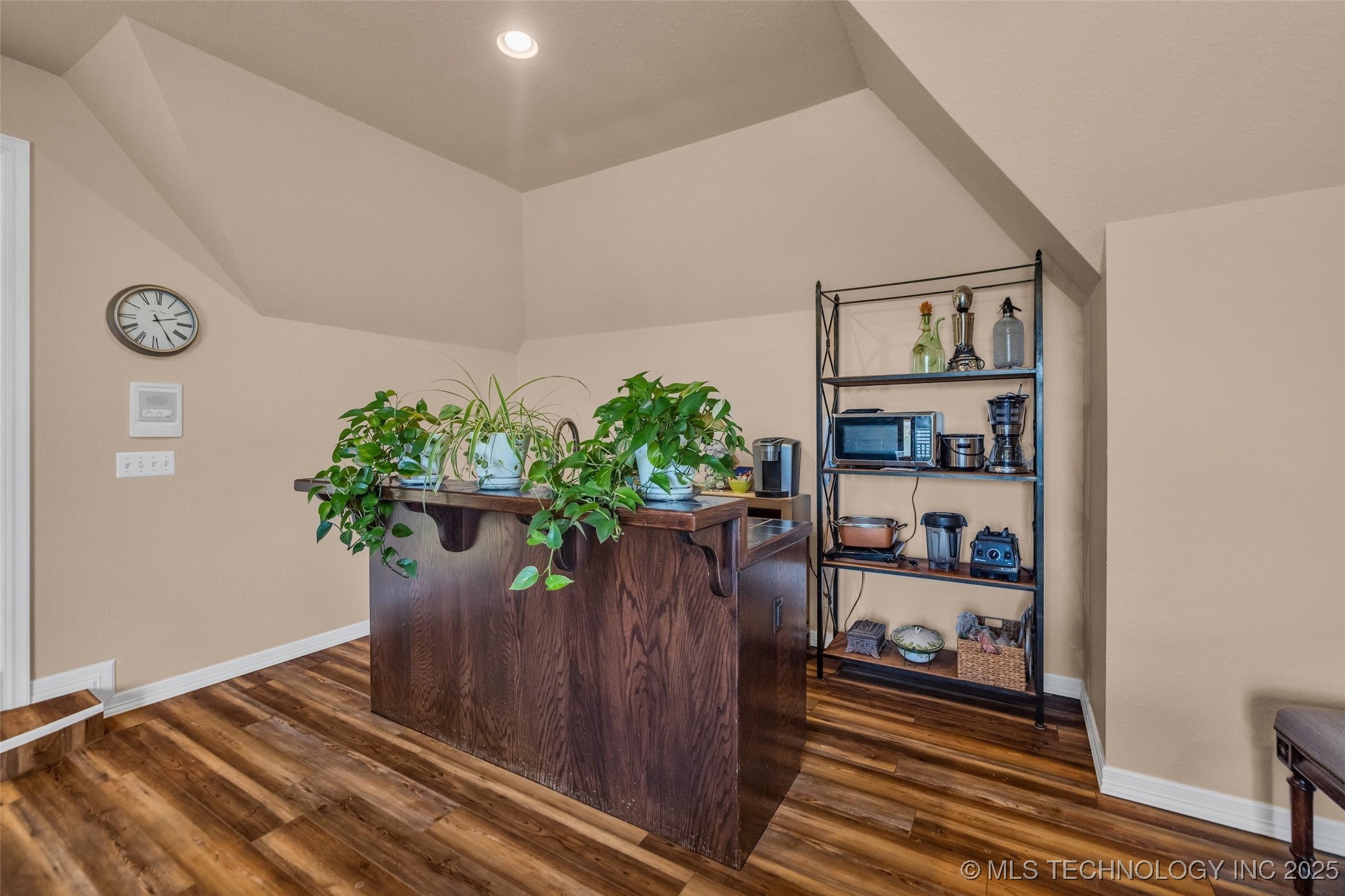 11938 S Canton Avenue