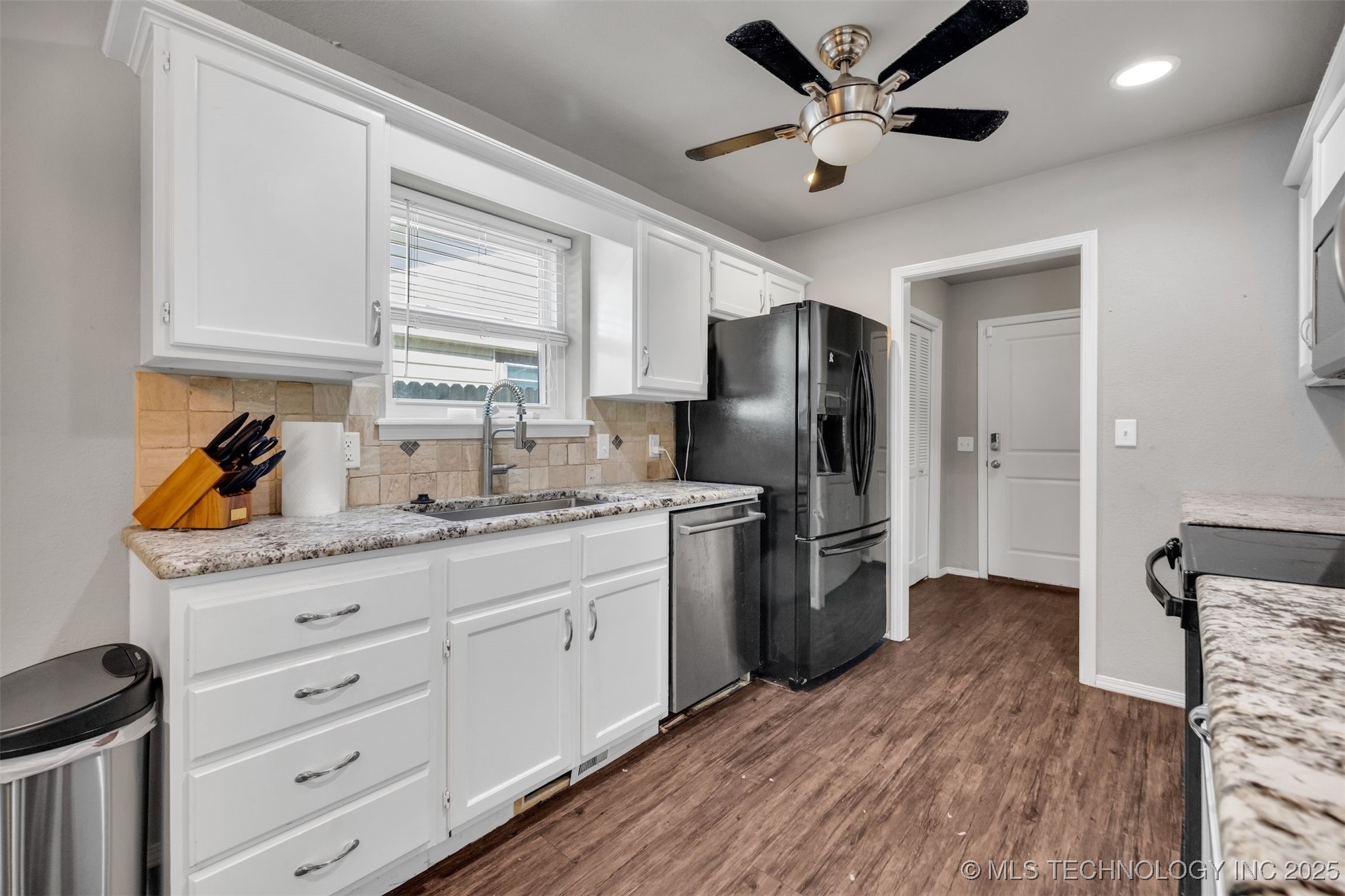 1416 N Juniper Place