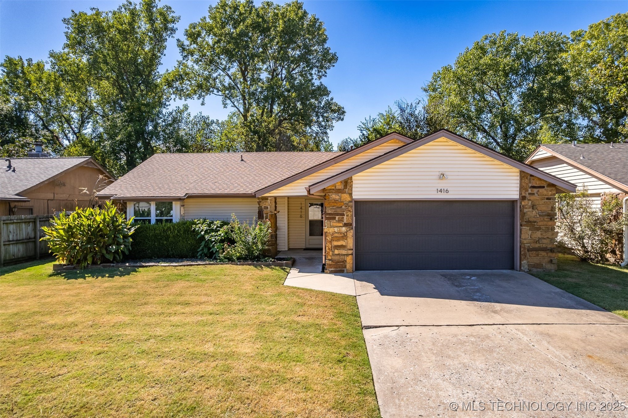 1416 N Juniper Place