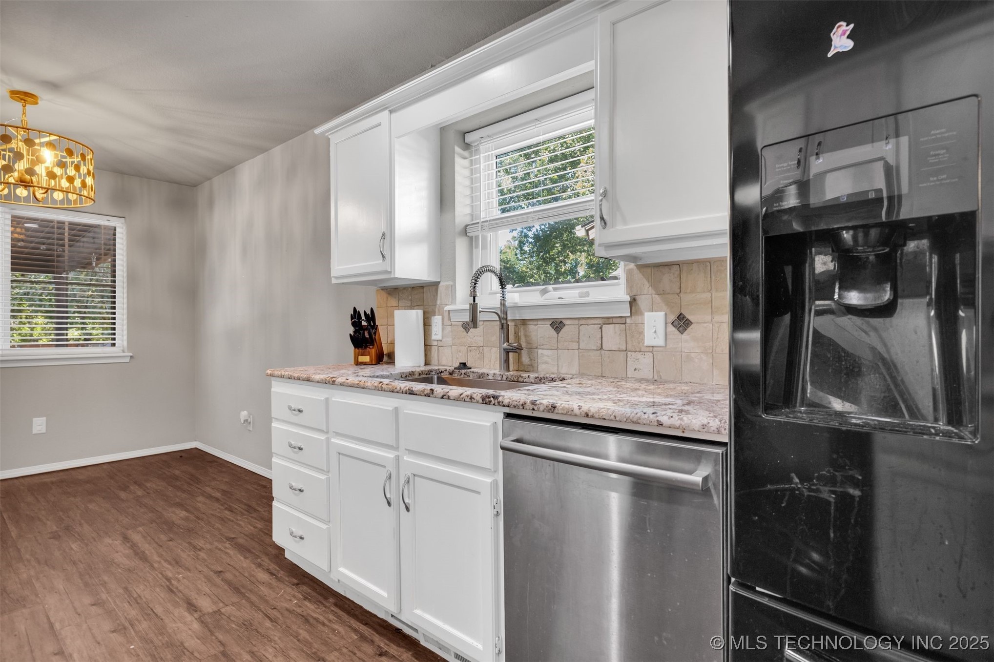 1416 N Juniper Place