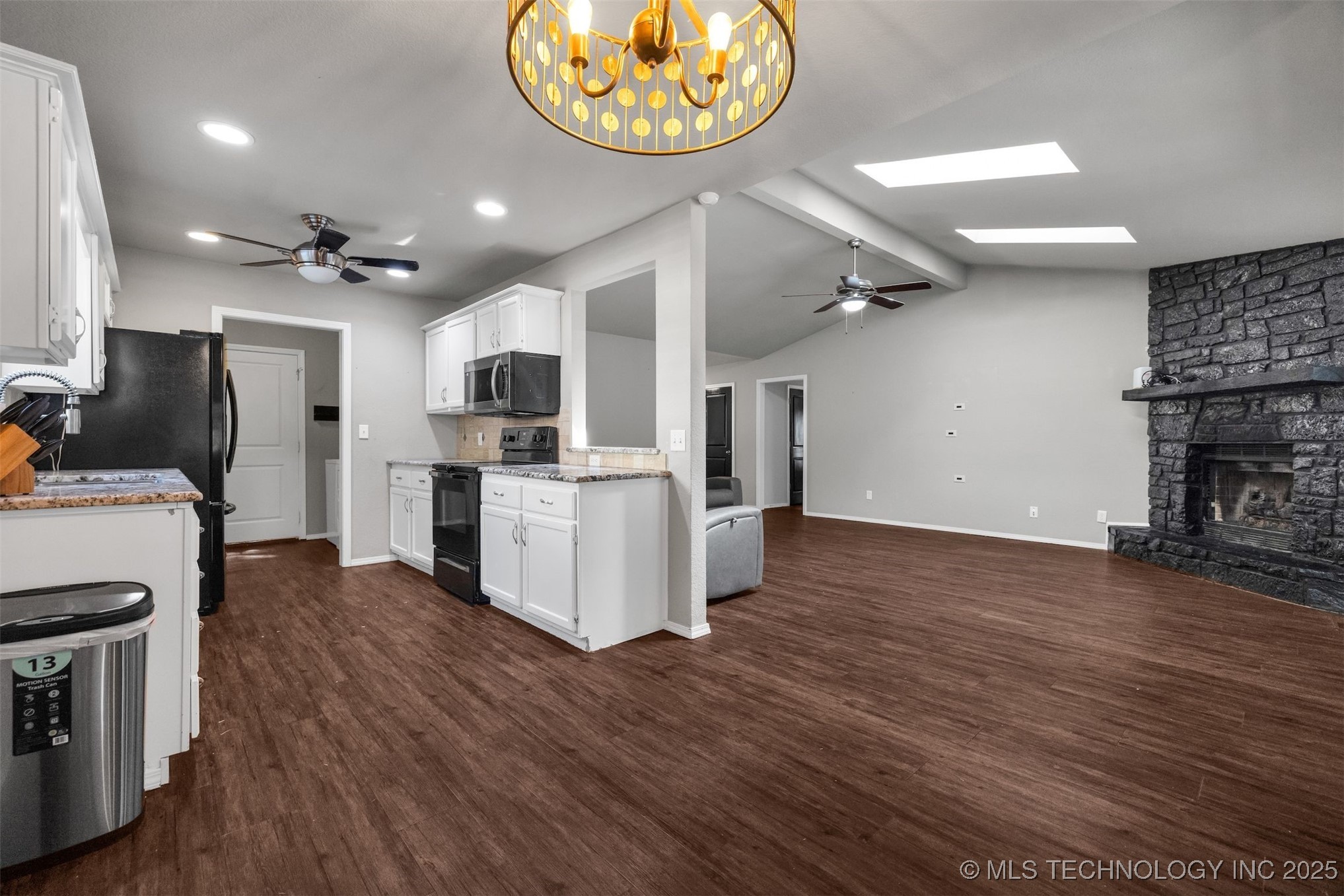 1416 N Juniper Place