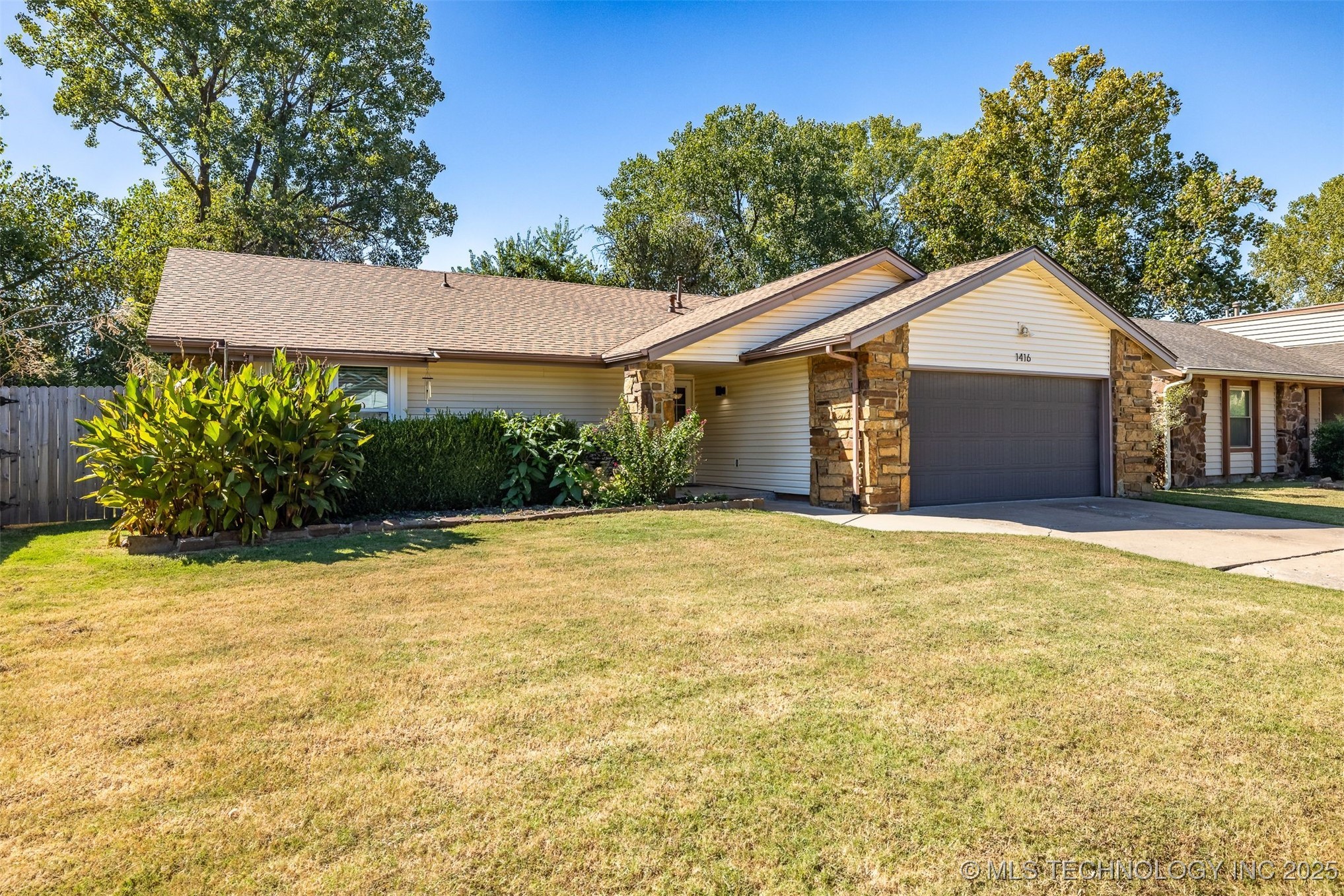 1416 N Juniper Place