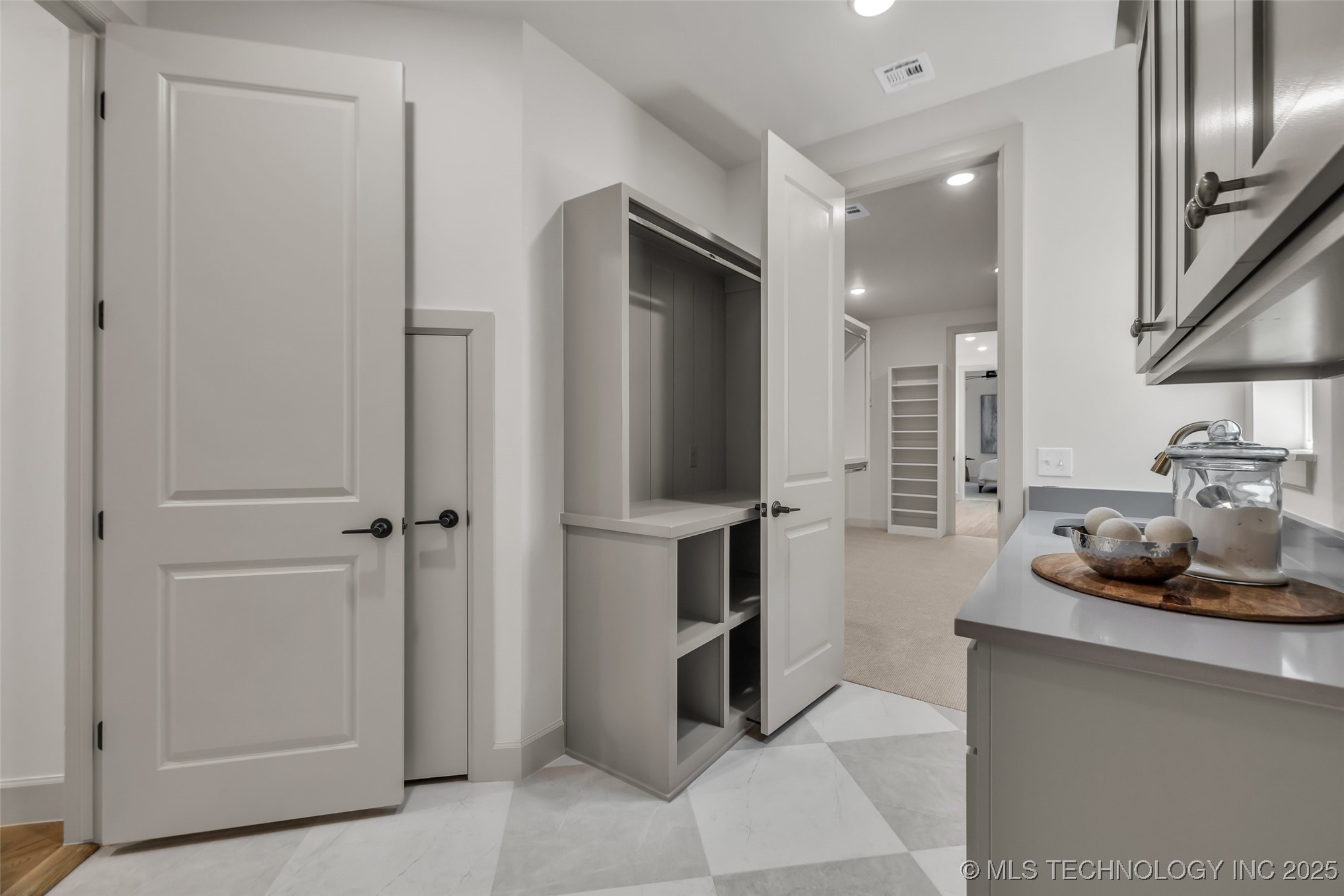 4127 S Cincinnati Avenue