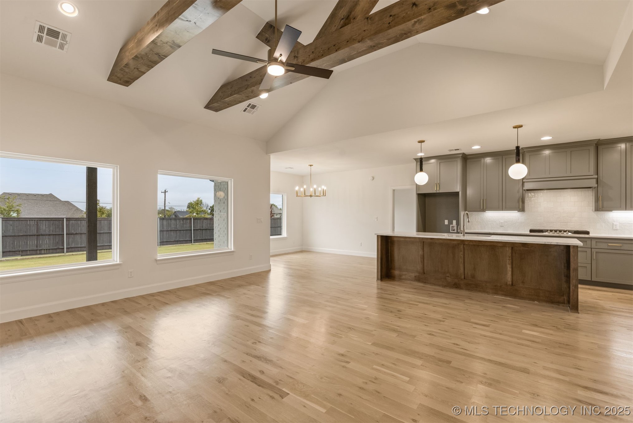13647 S 21st Place E