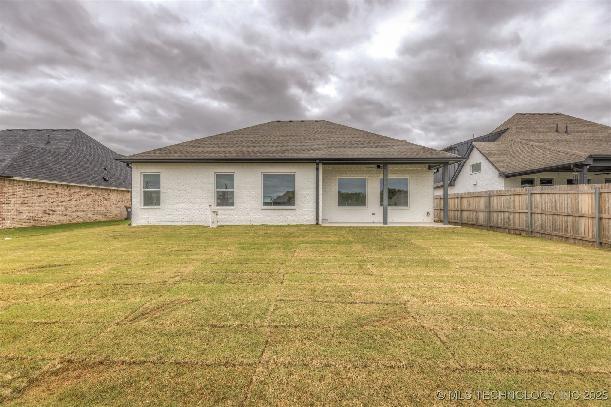 13647 S 21st Place E