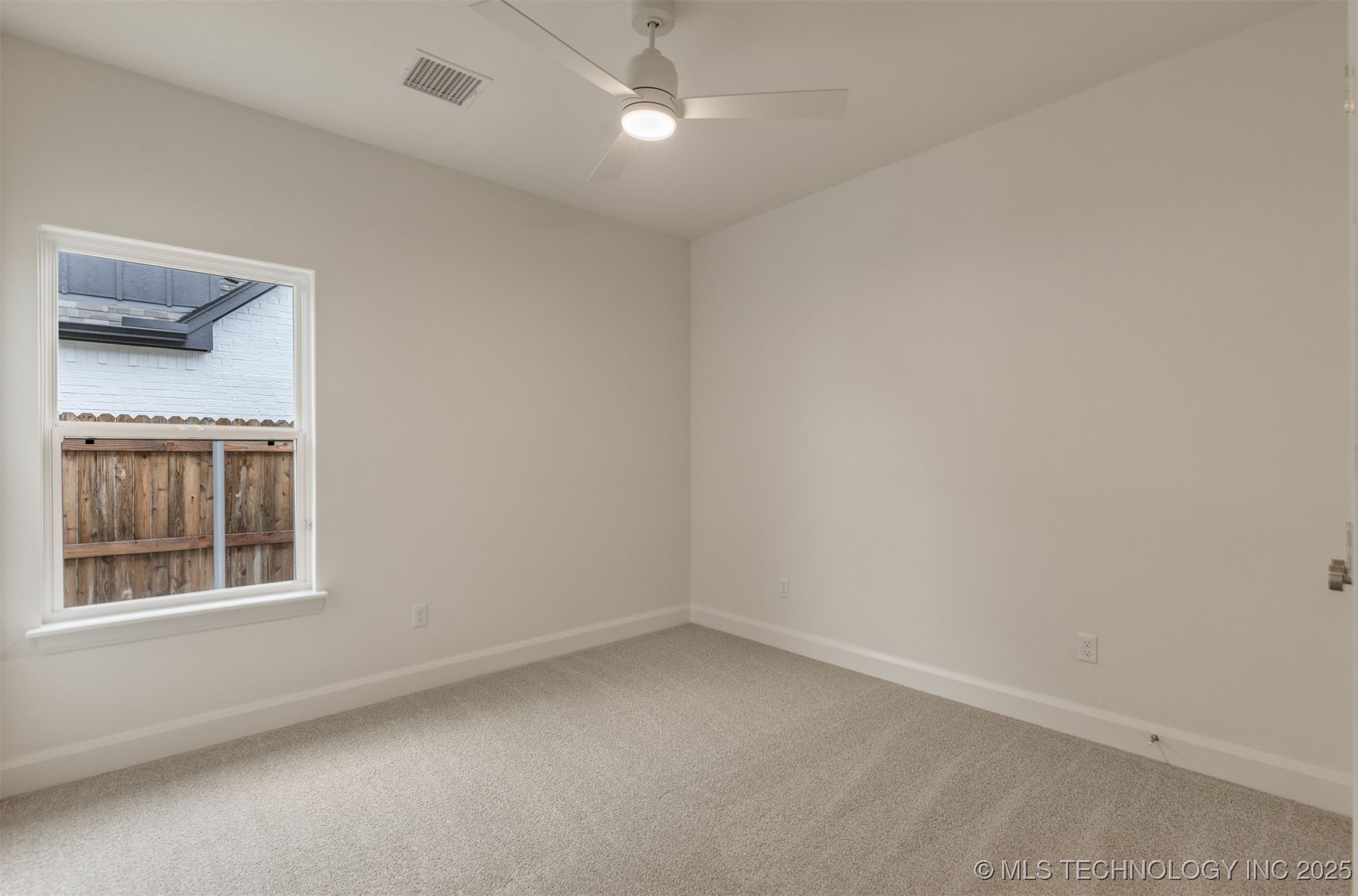 13647 S 21st Place E