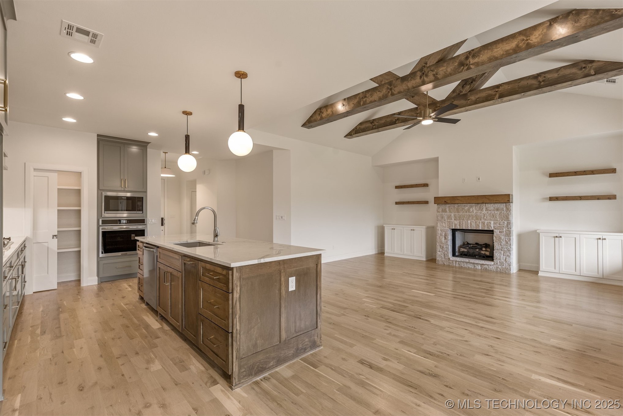 13647 S 21st Place E