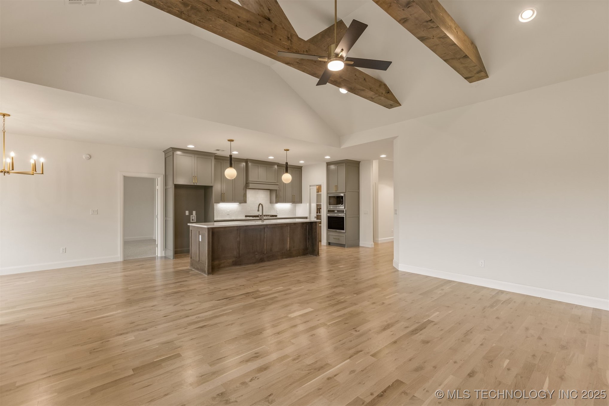 13647 S 21st Place E