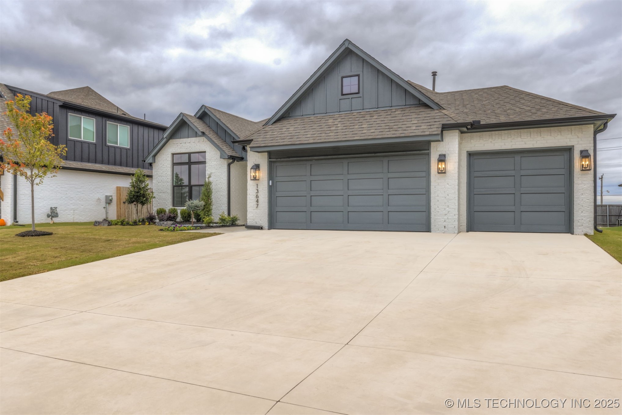 13647 S 21st Place E