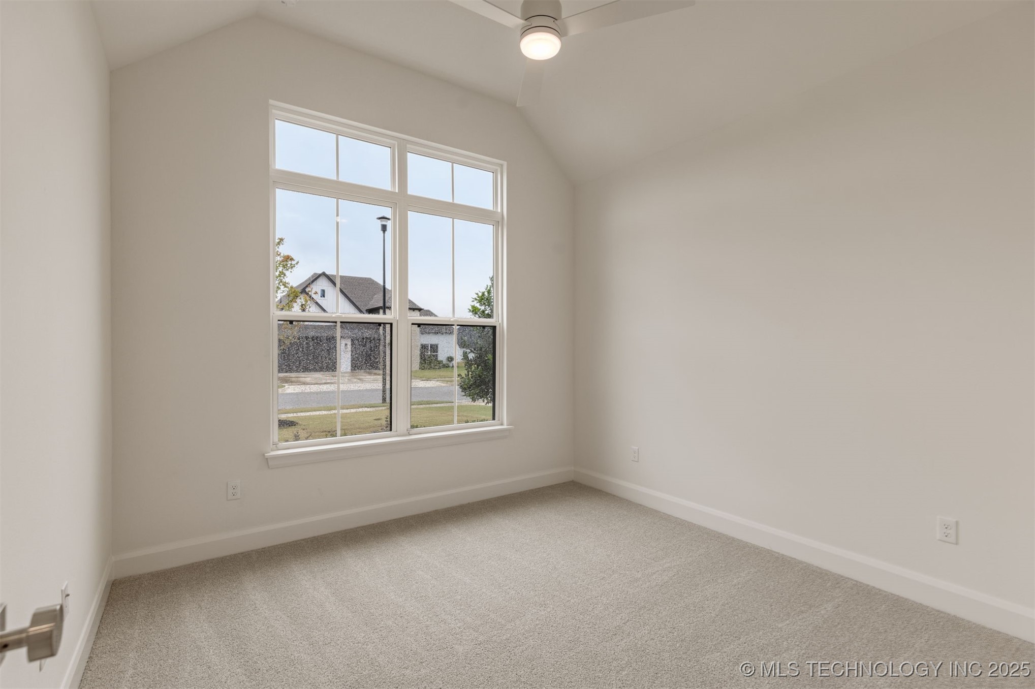 13647 S 21st Place E