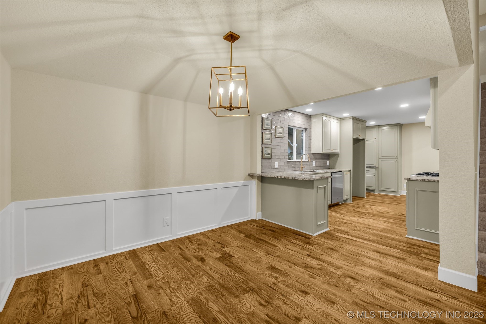 8623 S 73rd East Avenue