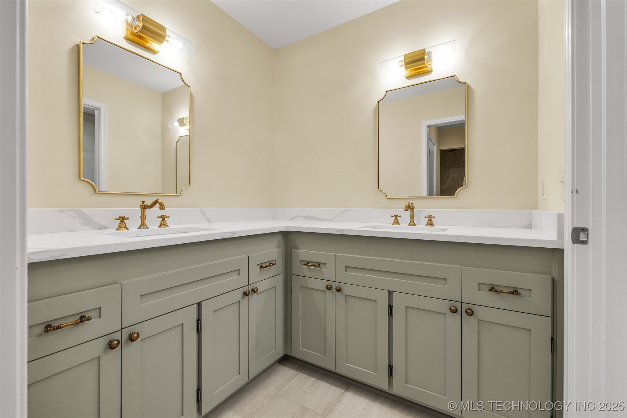 8623 S 73rd East Avenue