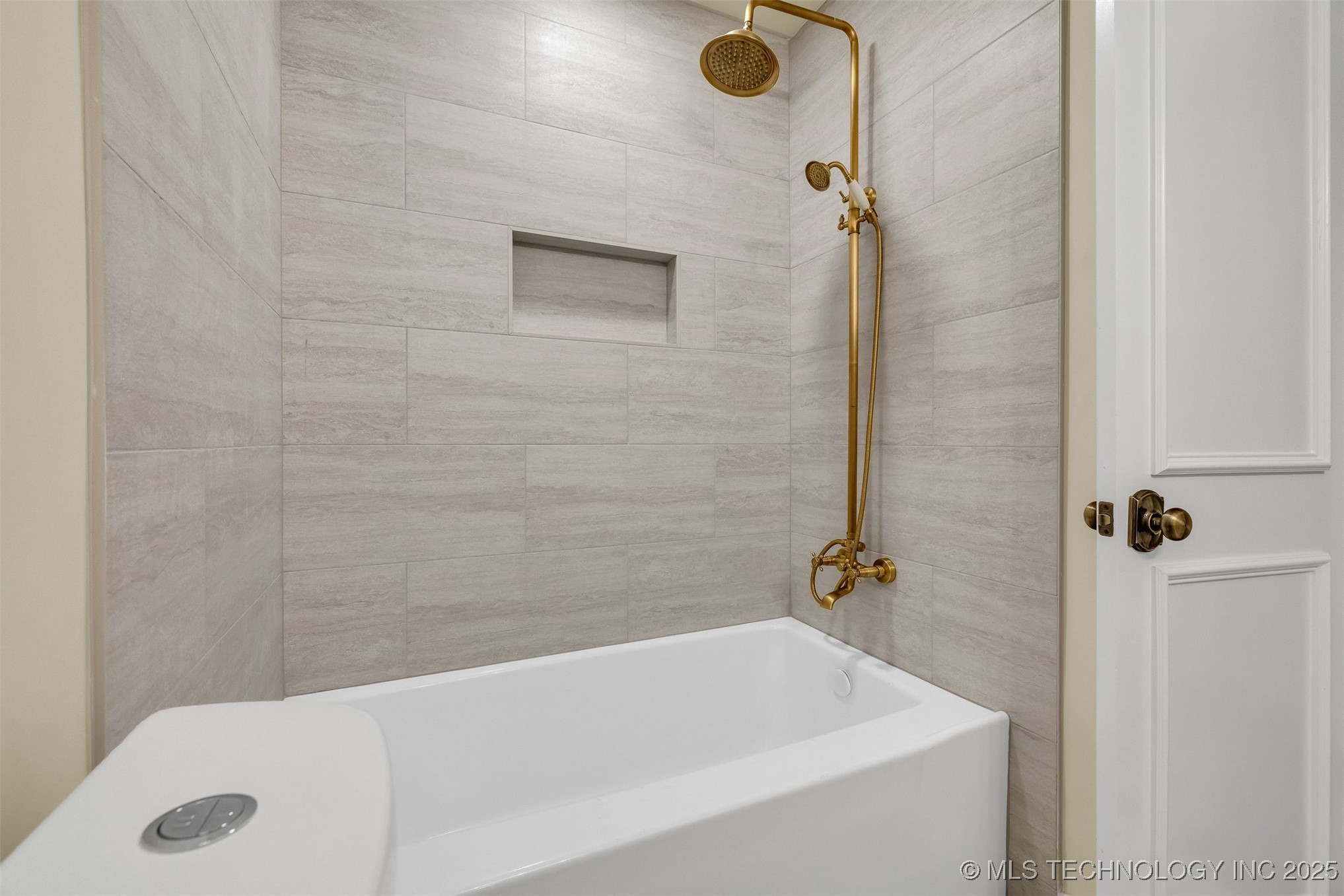 8623 S 73rd East Avenue