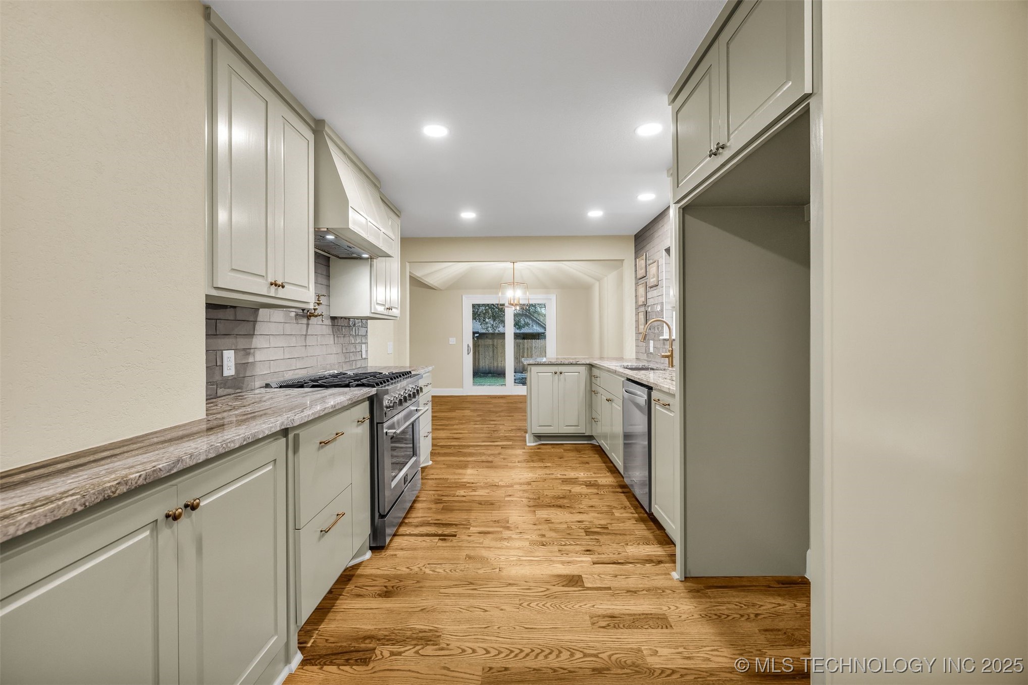 8623 S 73rd East Avenue