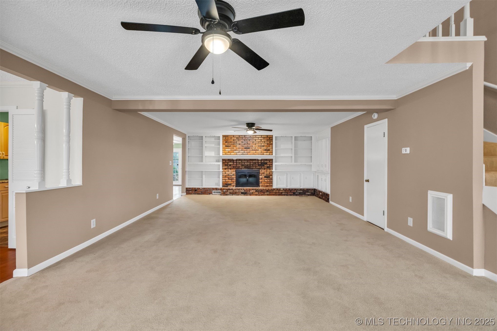 9809 E 37th Court