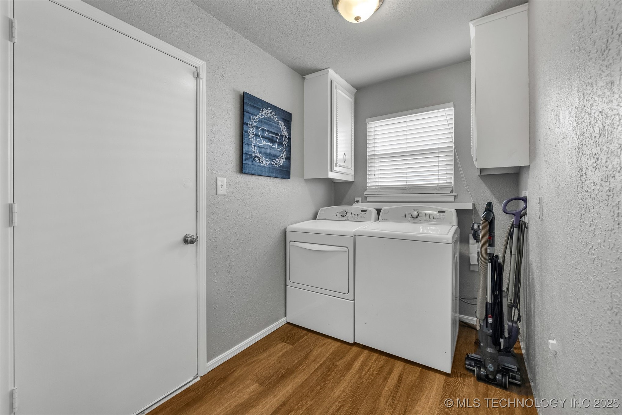 1109 N Hickory Court