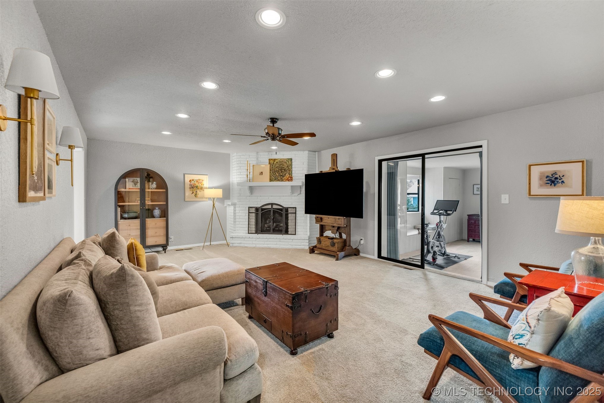 1109 N Hickory Court