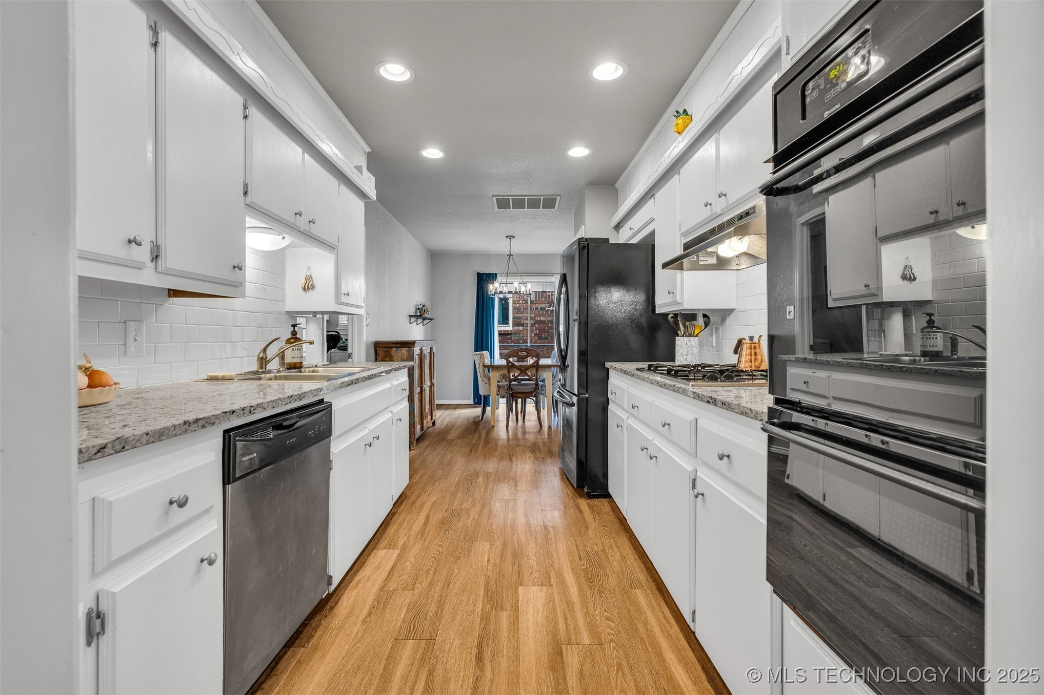 1109 N Hickory Court