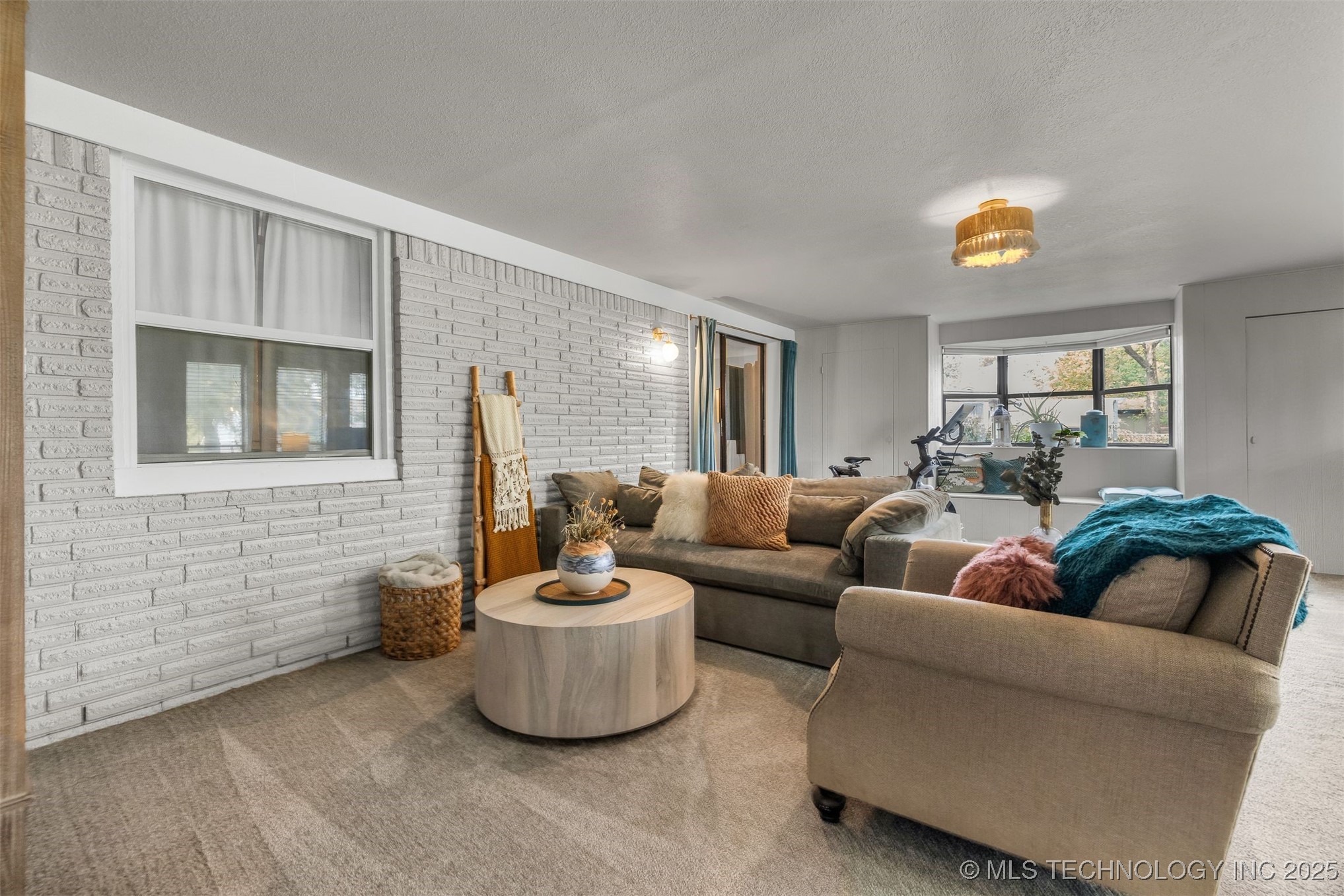 1109 N Hickory Court