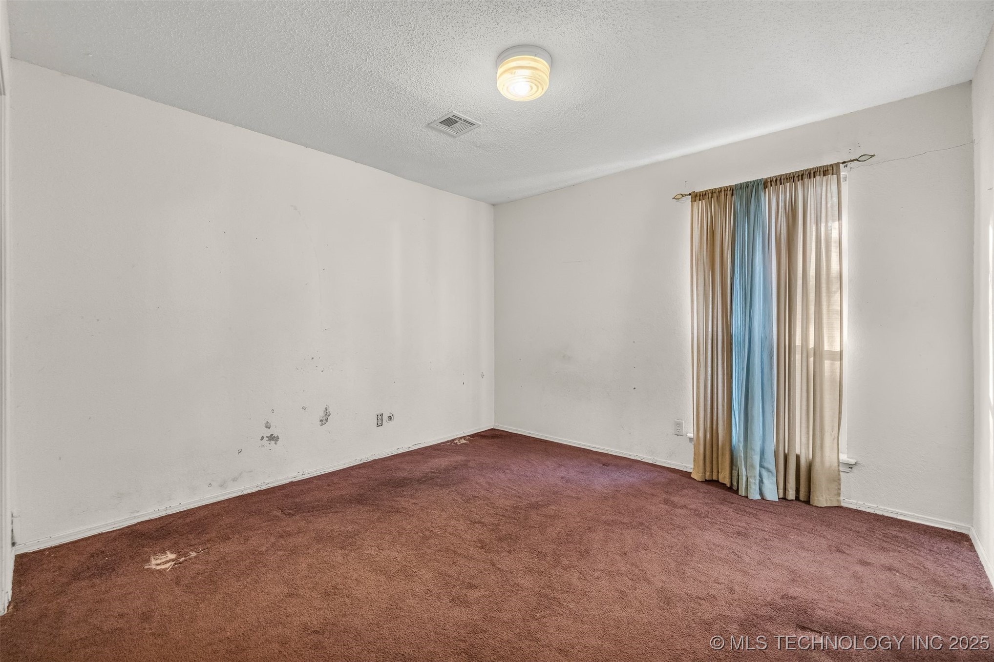 571 W 149th Place