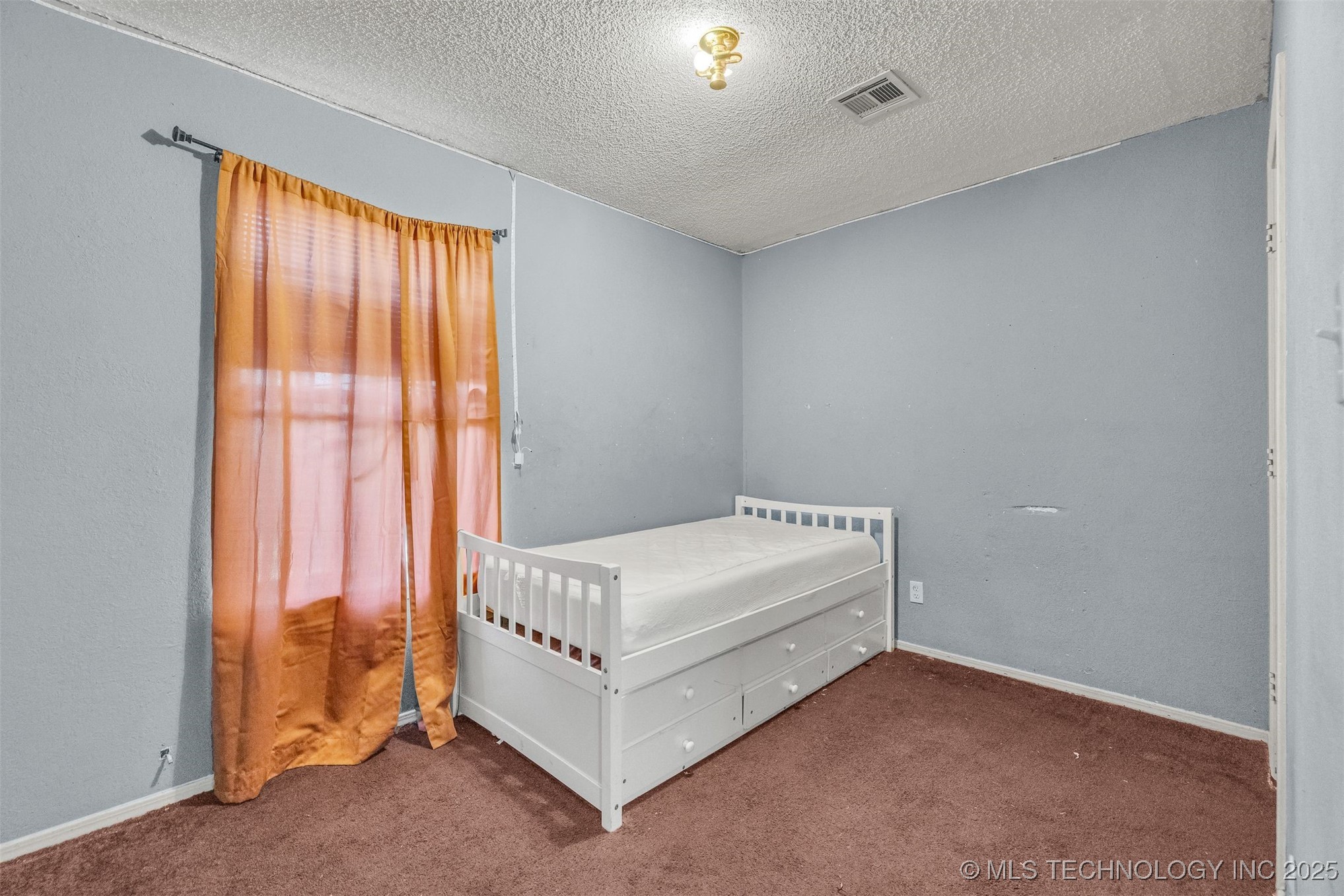 571 W 149th Place