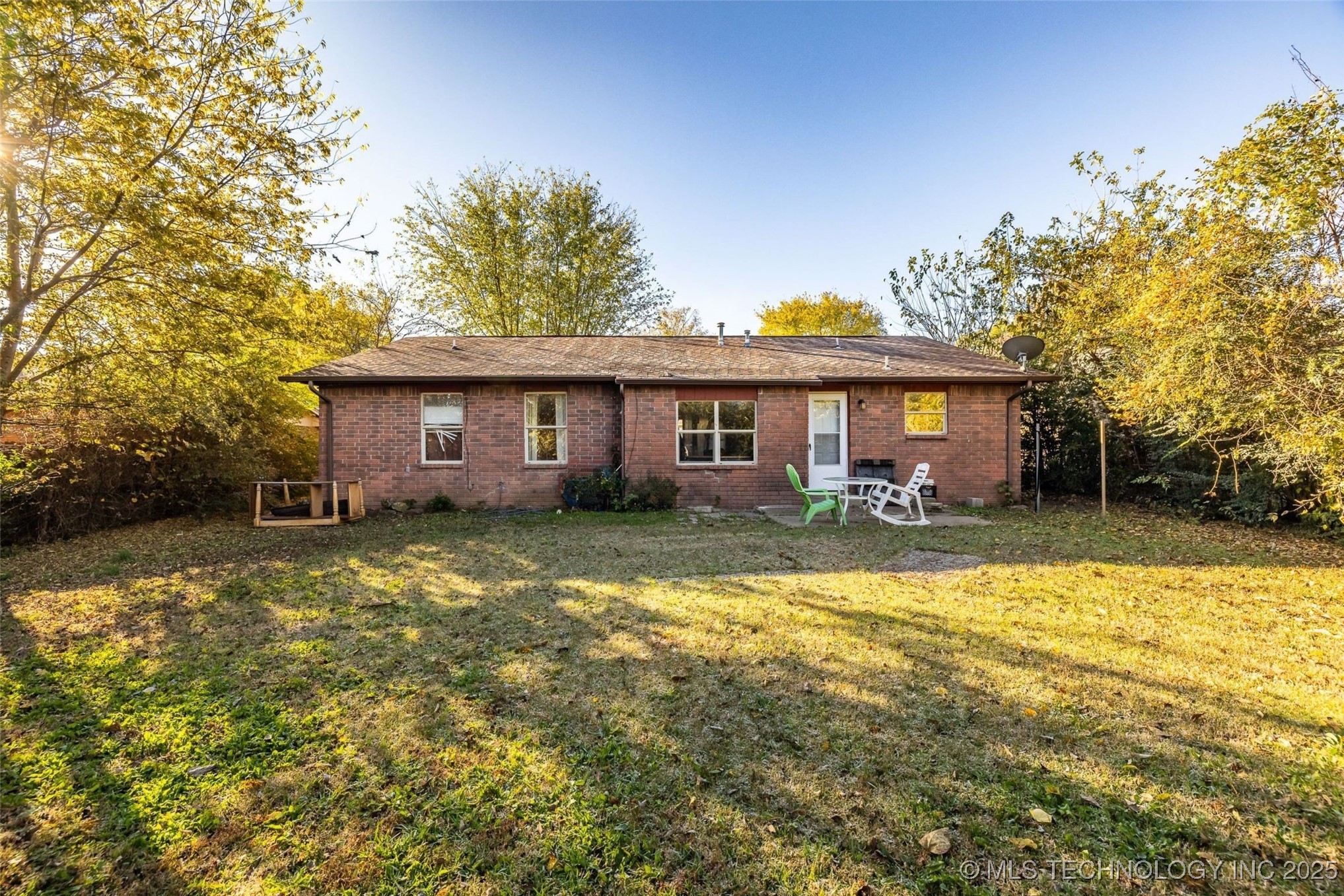 571 W 149th Place