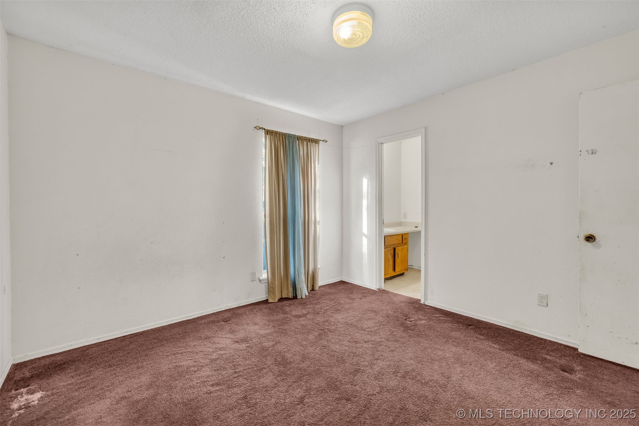 571 W 149th Place
