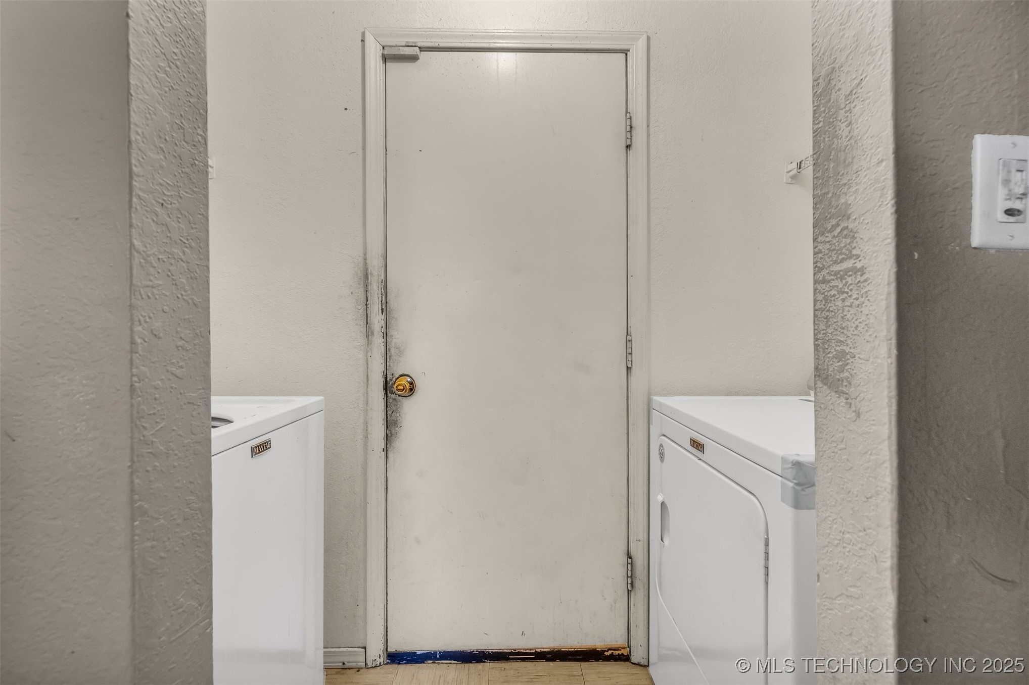 571 W 149th Place