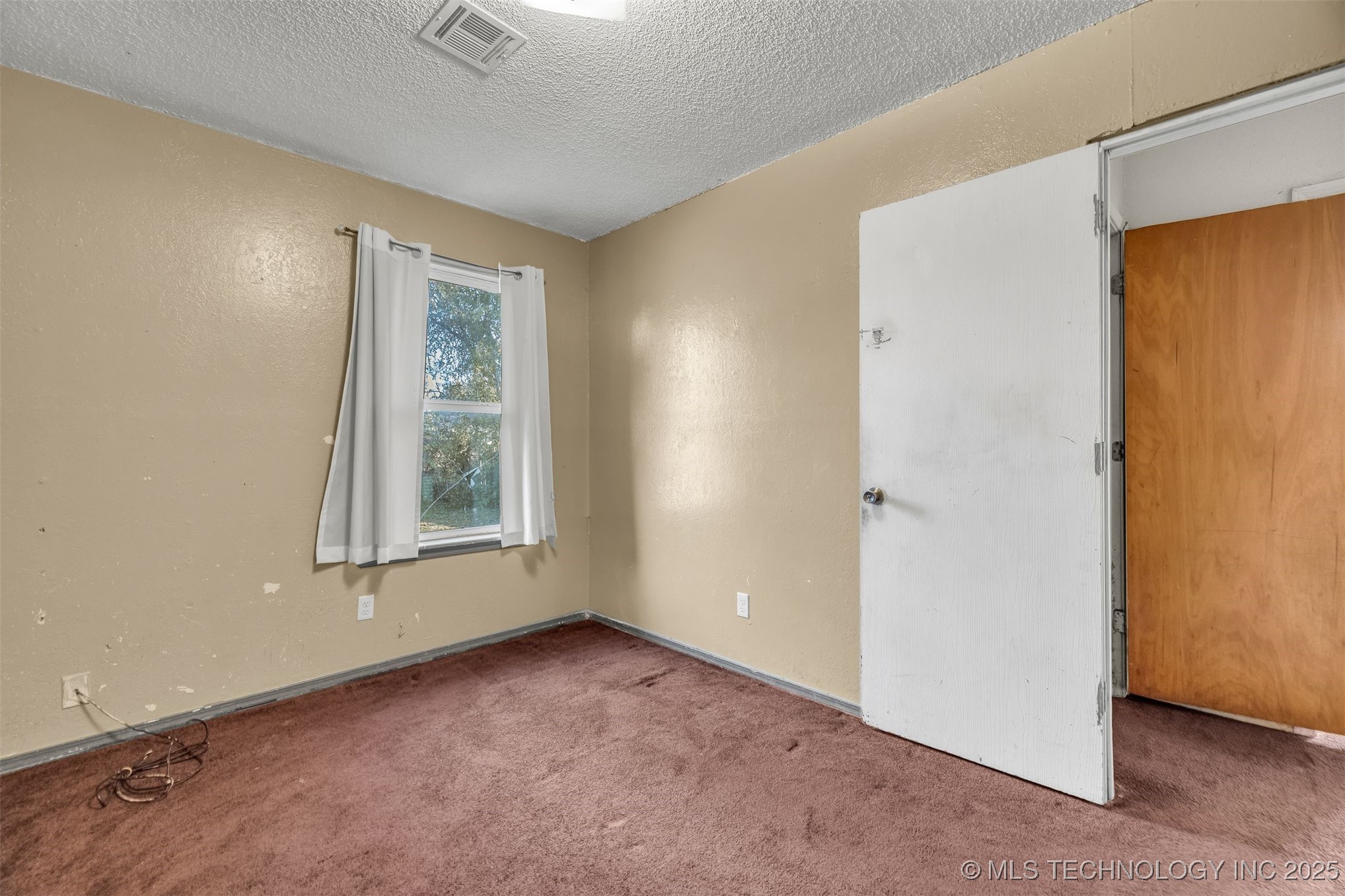 571 W 149th Place