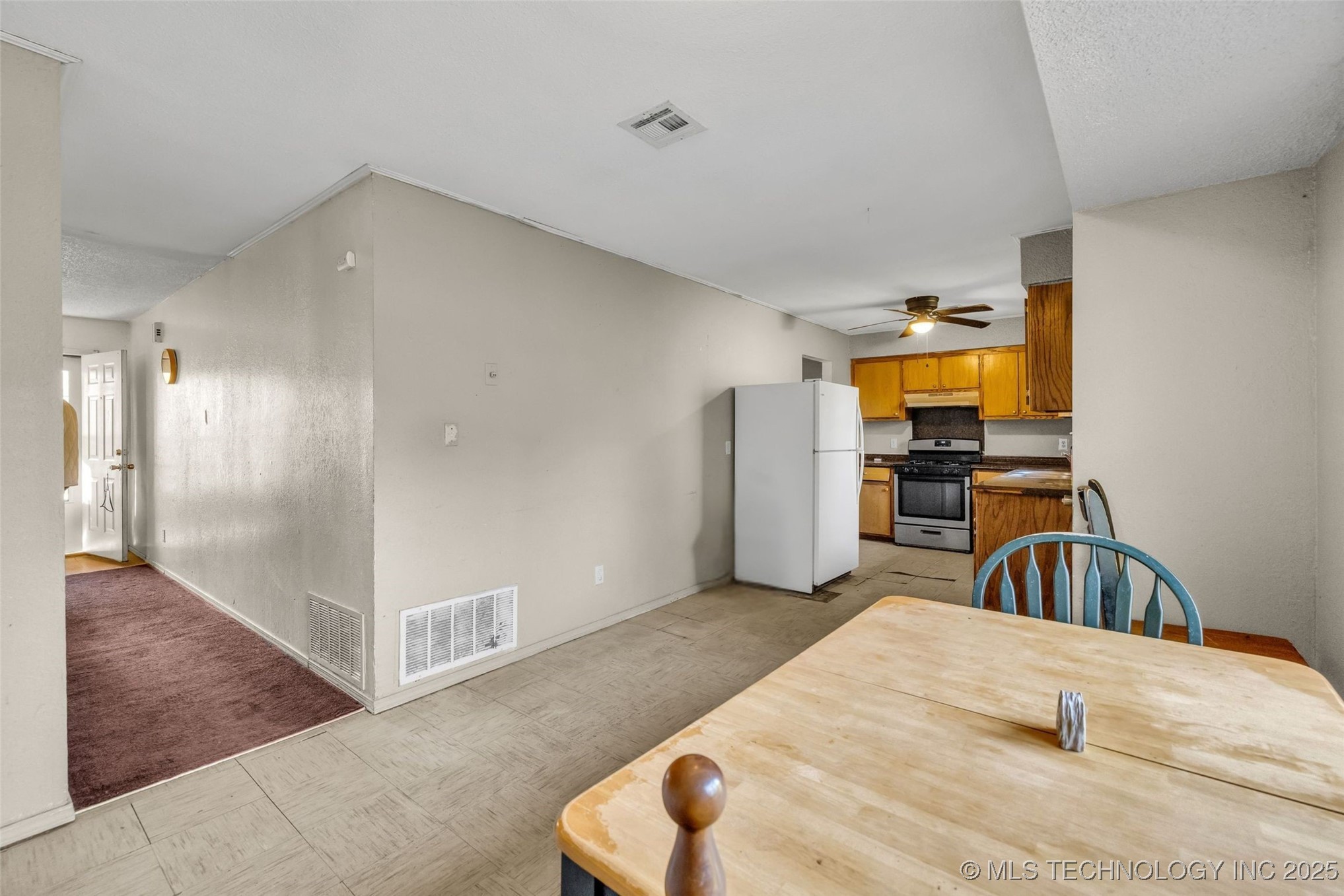 571 W 149th Place