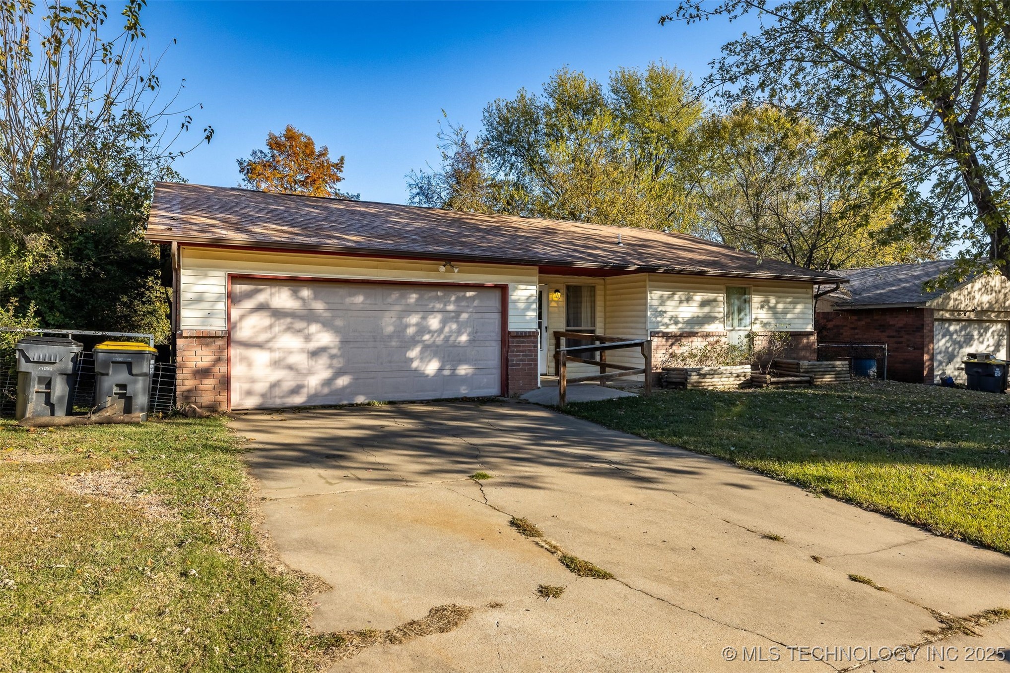 571 W 149th Place