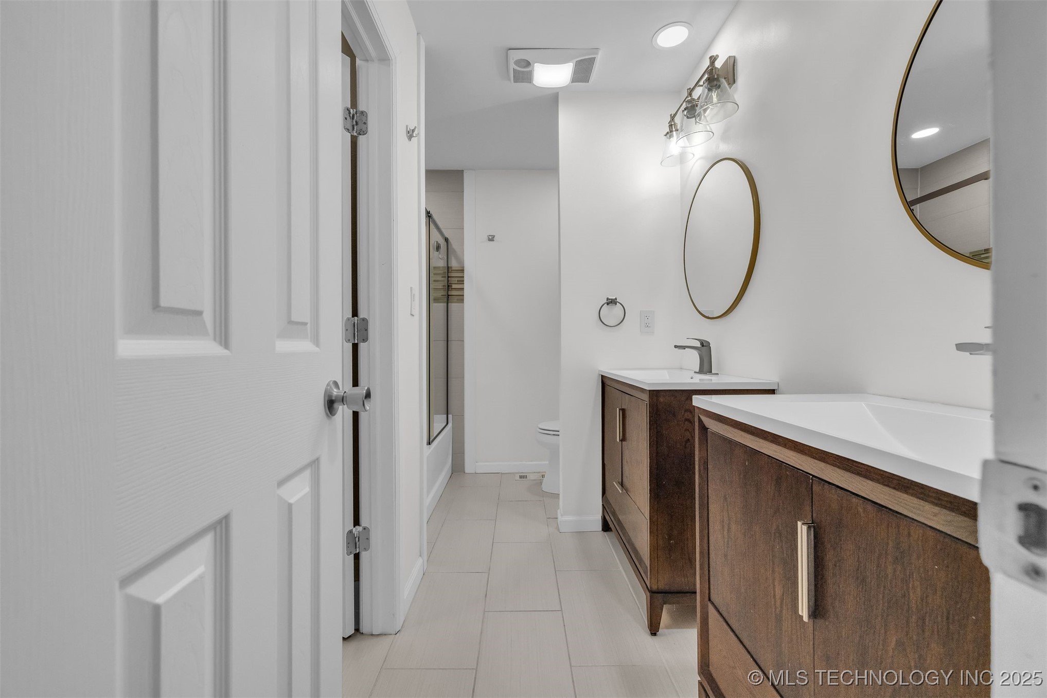 1916 W Indianola Street