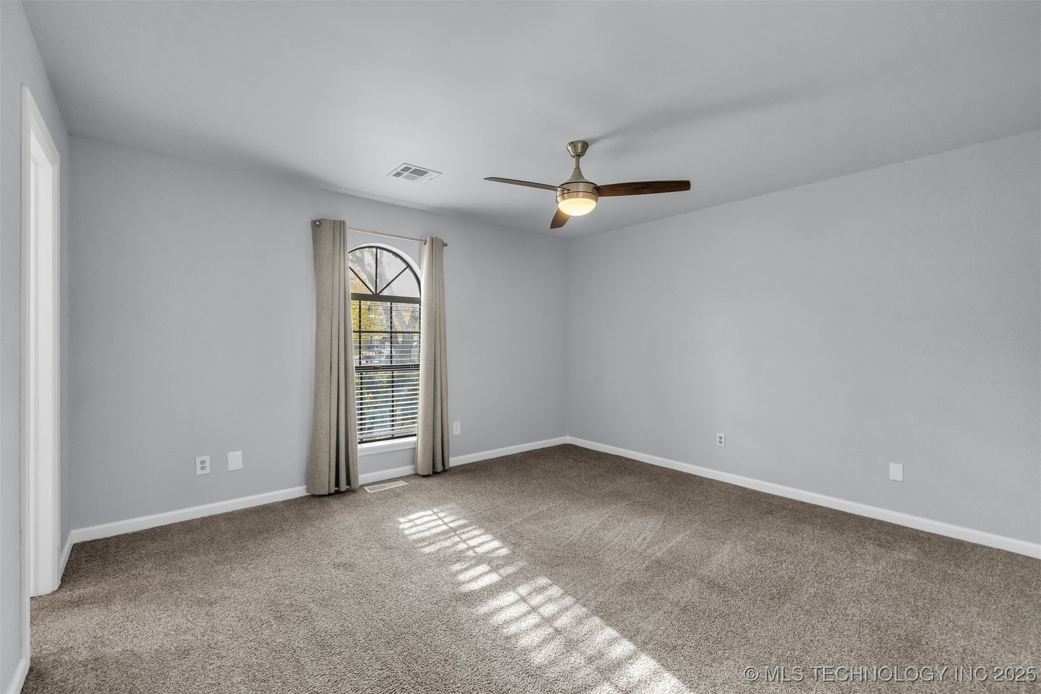 1916 W Indianola Street